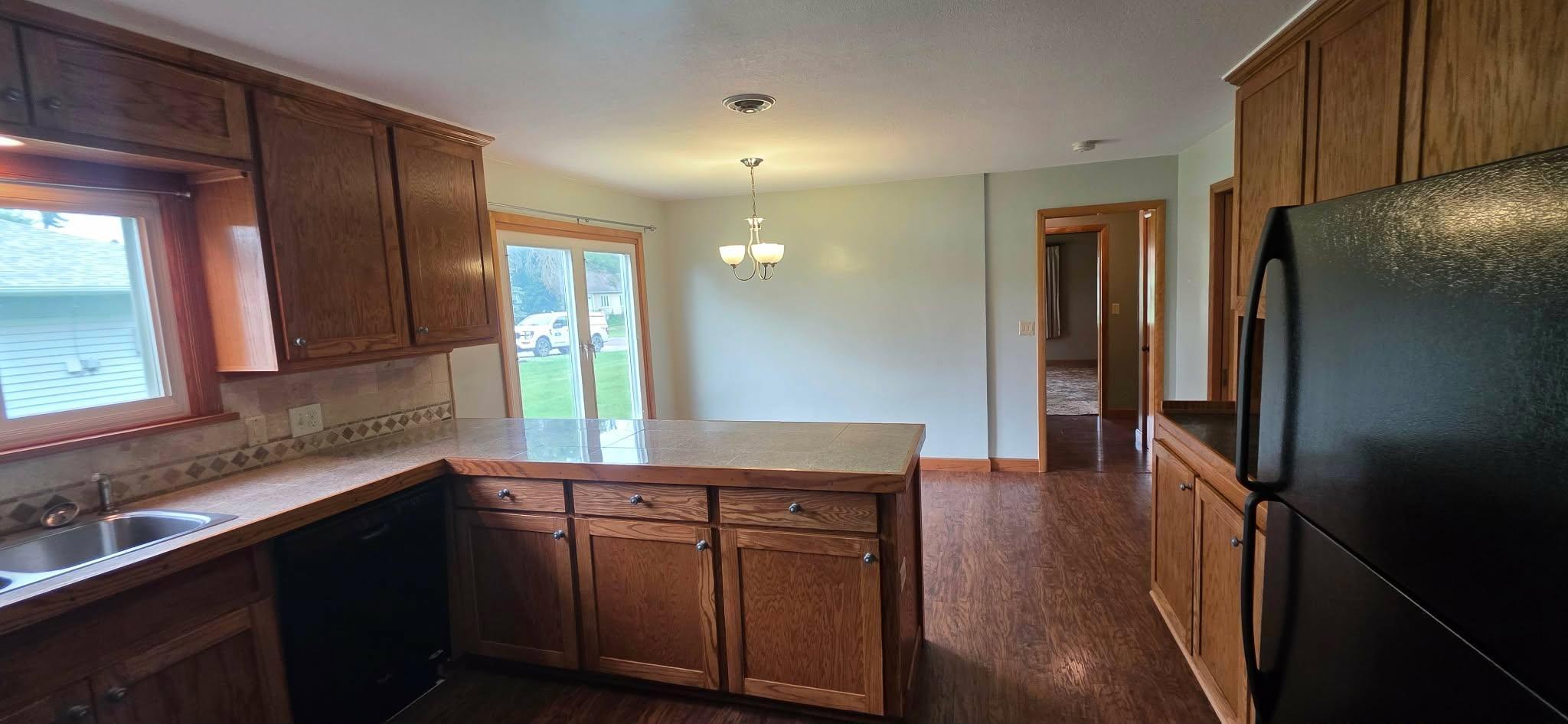 107 Park Avenue E Property Photo 25