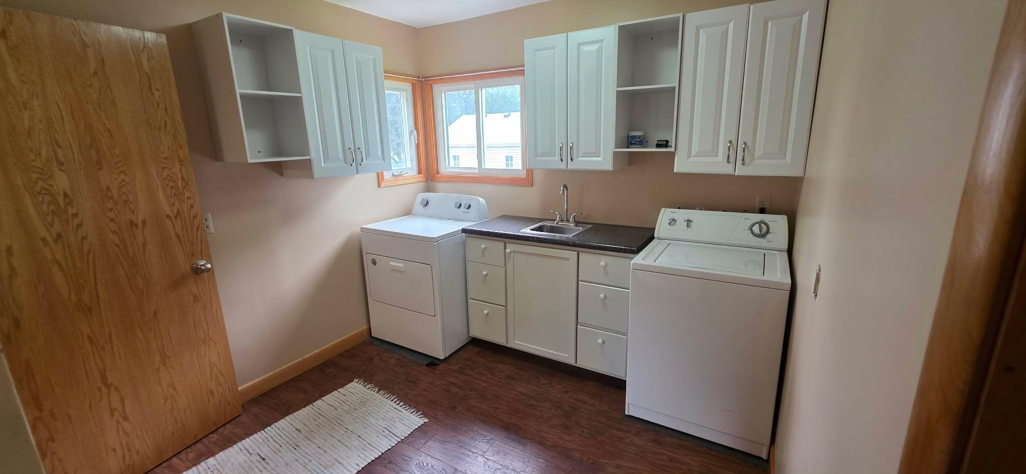 107 Park Avenue E Property Photo 28