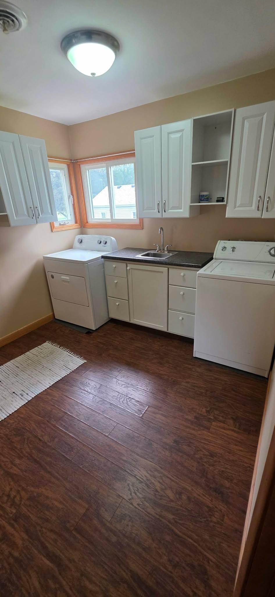 107 Park Avenue E Property Photo 29