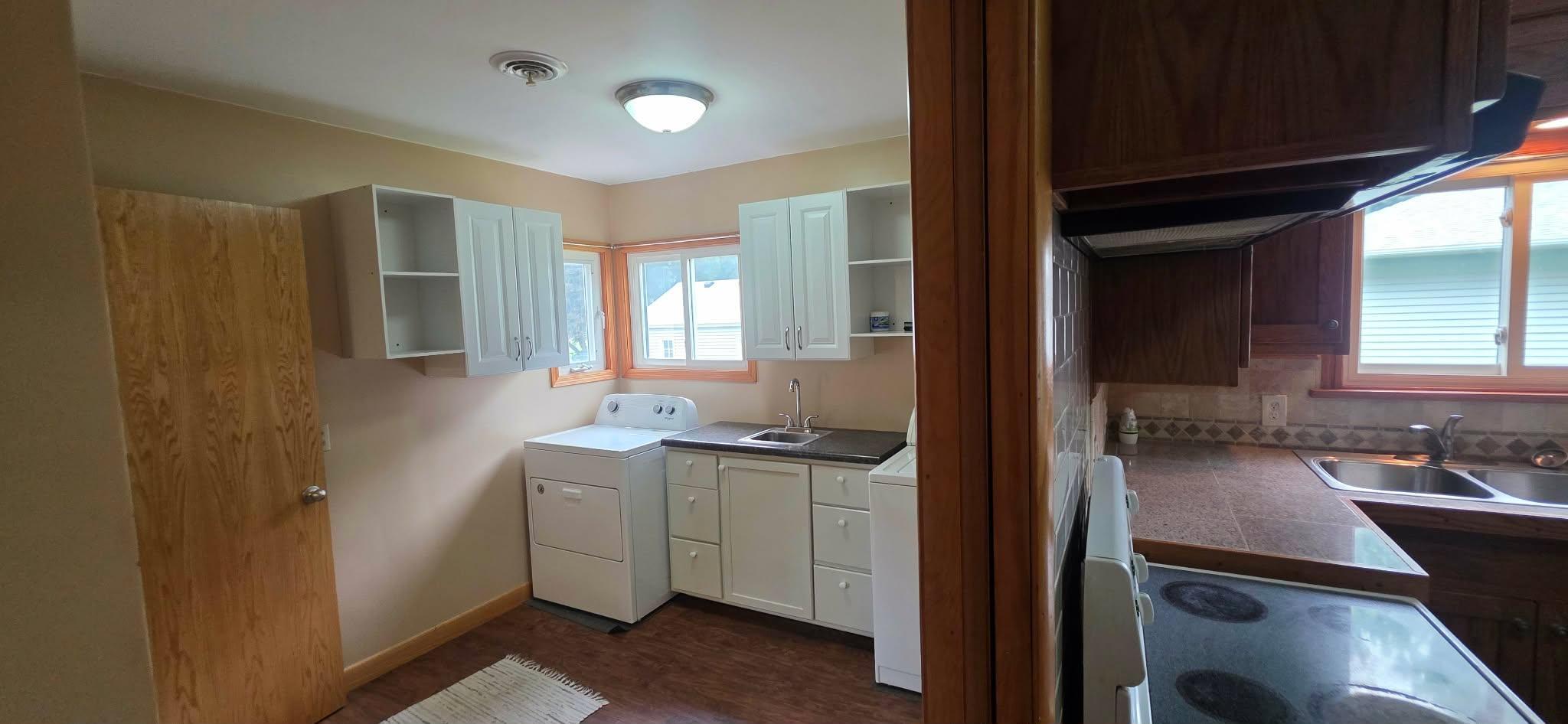 107 Park Avenue E Property Photo 31