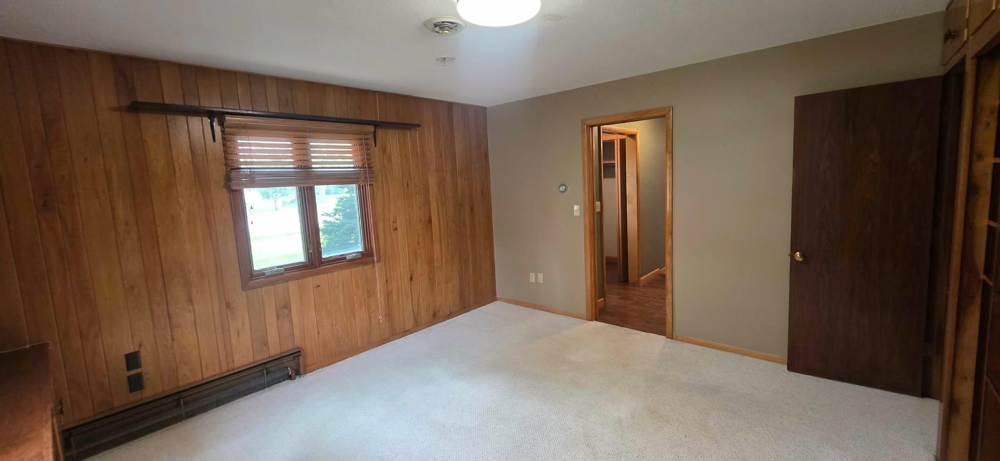 107 Park Avenue E Property Photo 37