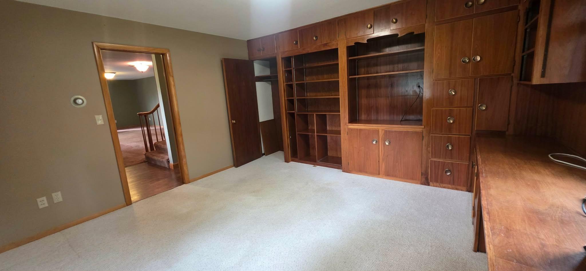 107 Park Avenue E Property Photo 38