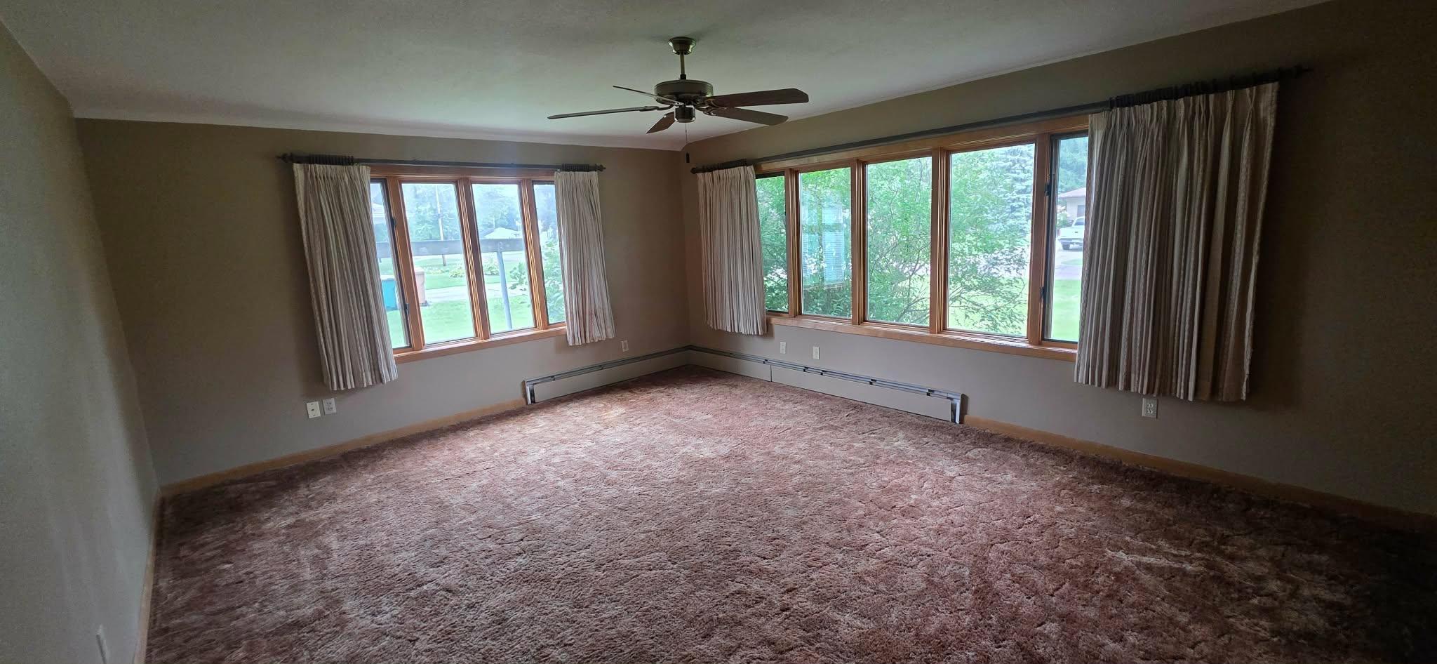 107 Park Avenue E Property Photo 39