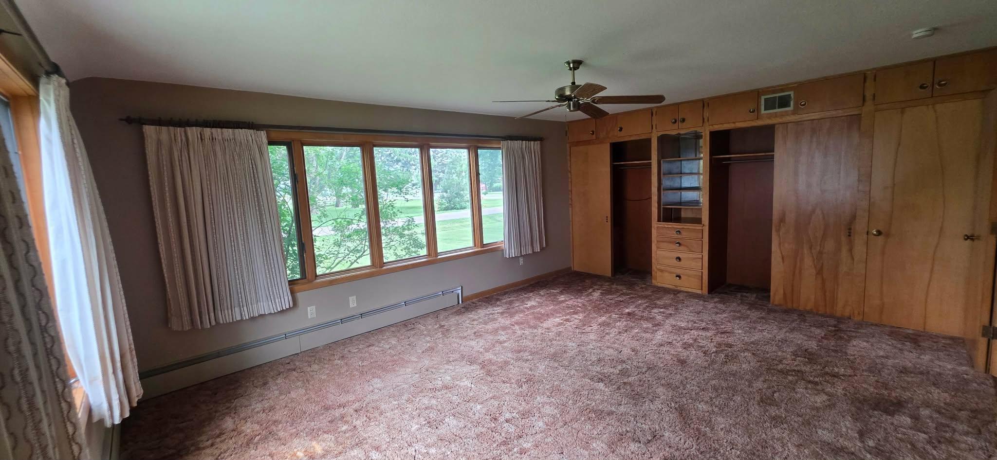 107 Park Avenue E Property Photo 40