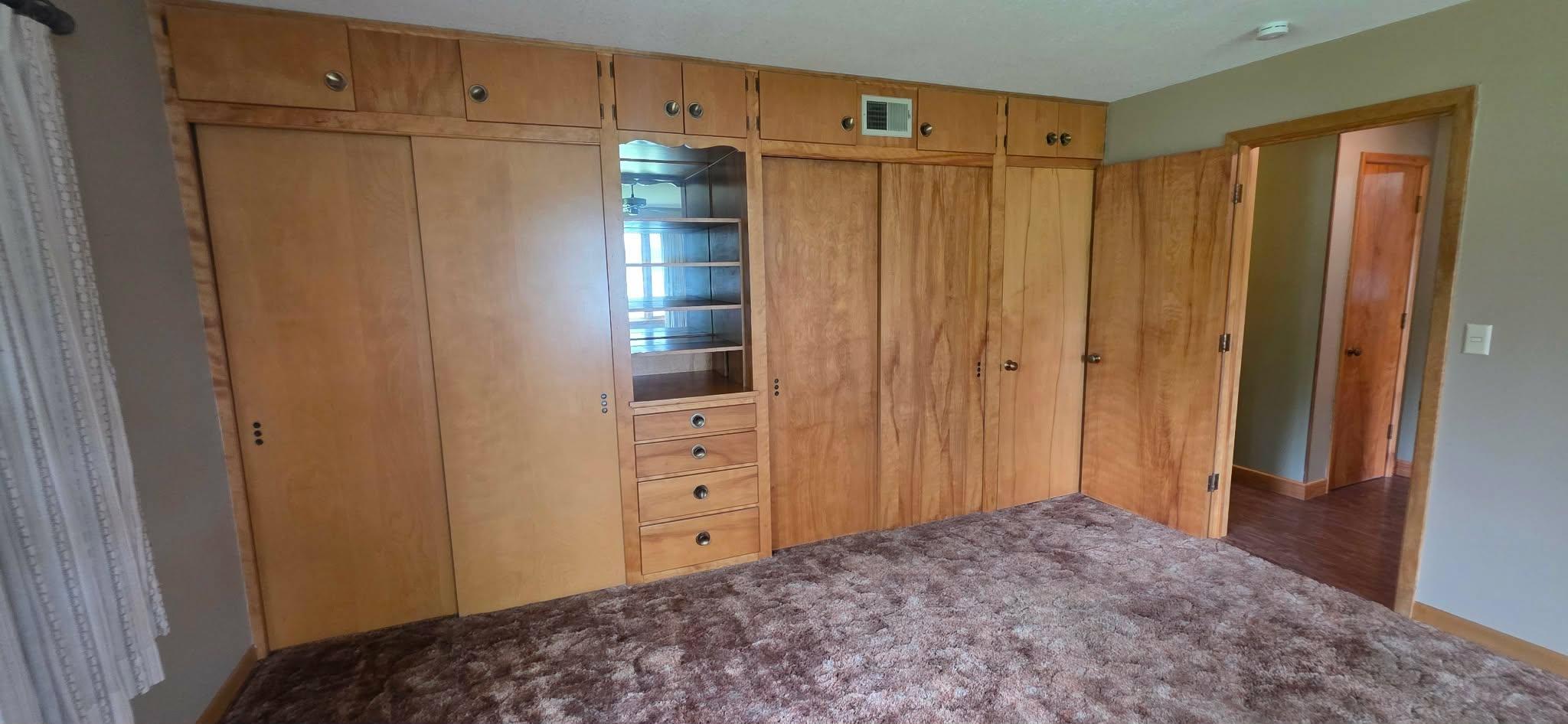 107 Park Avenue E Property Photo 43