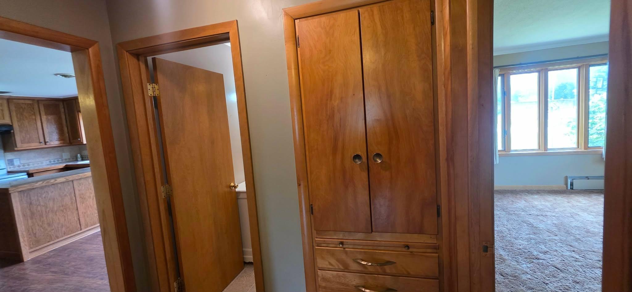 107 Park Avenue E Property Photo 45