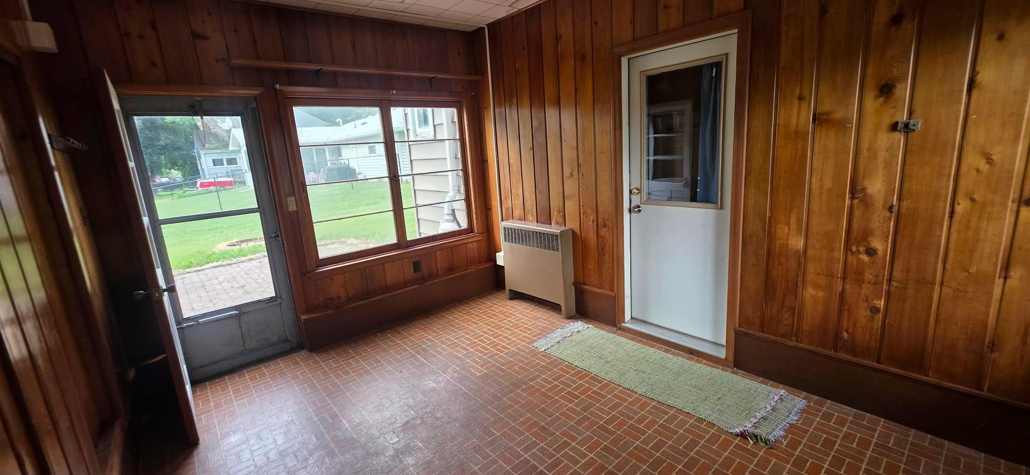 107 Park Avenue E Property Photo 80