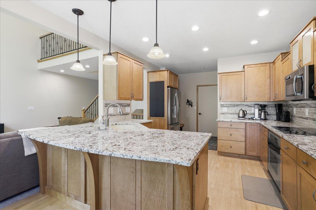 15595 Cherry Path Property Photo 2