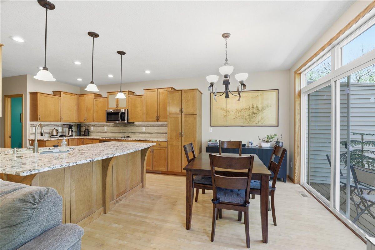15595 Cherry Path Property Photo 5