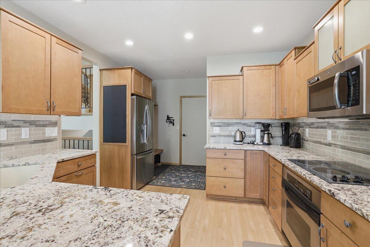 15595 Cherry Path Property Photo 6