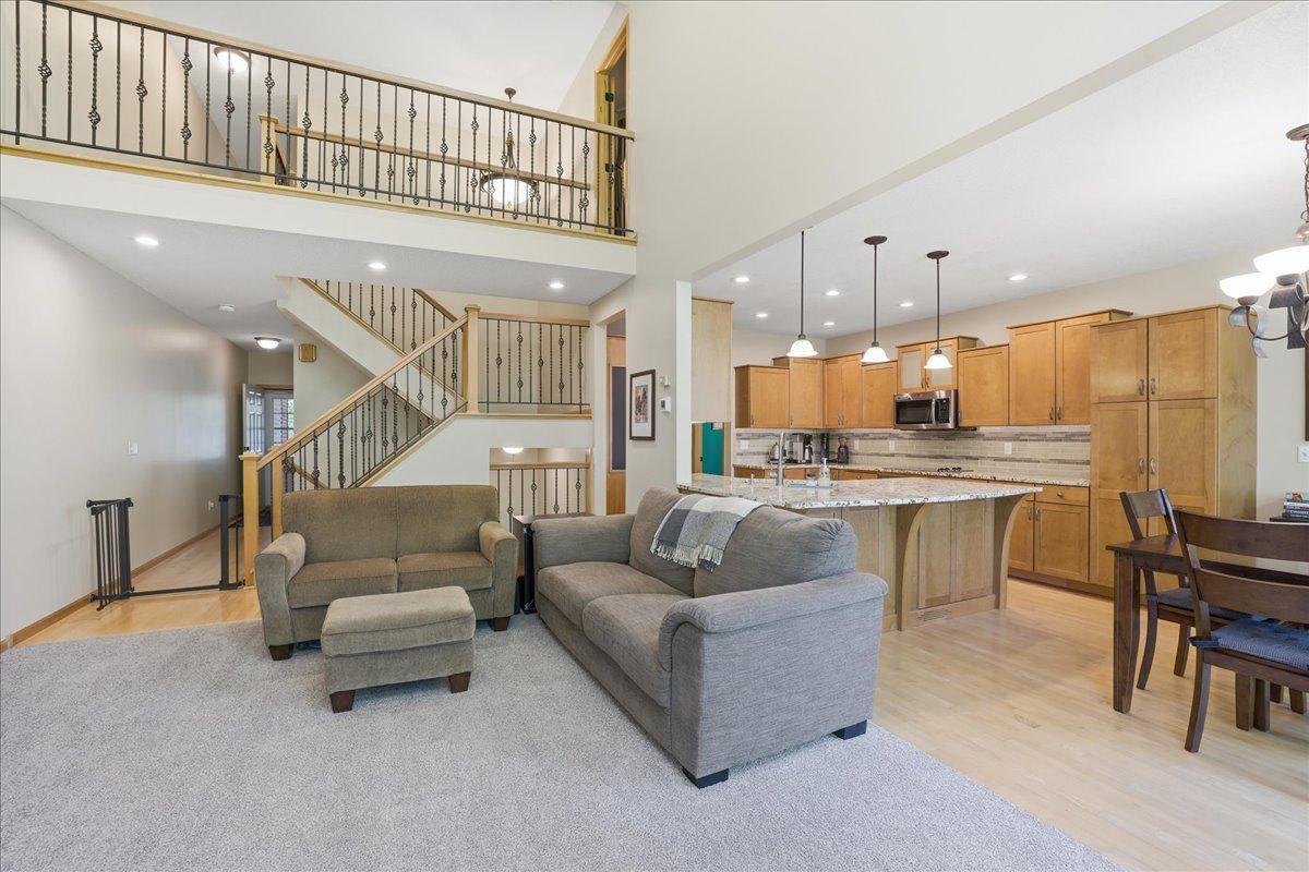 15595 Cherry Path Property Photo 8