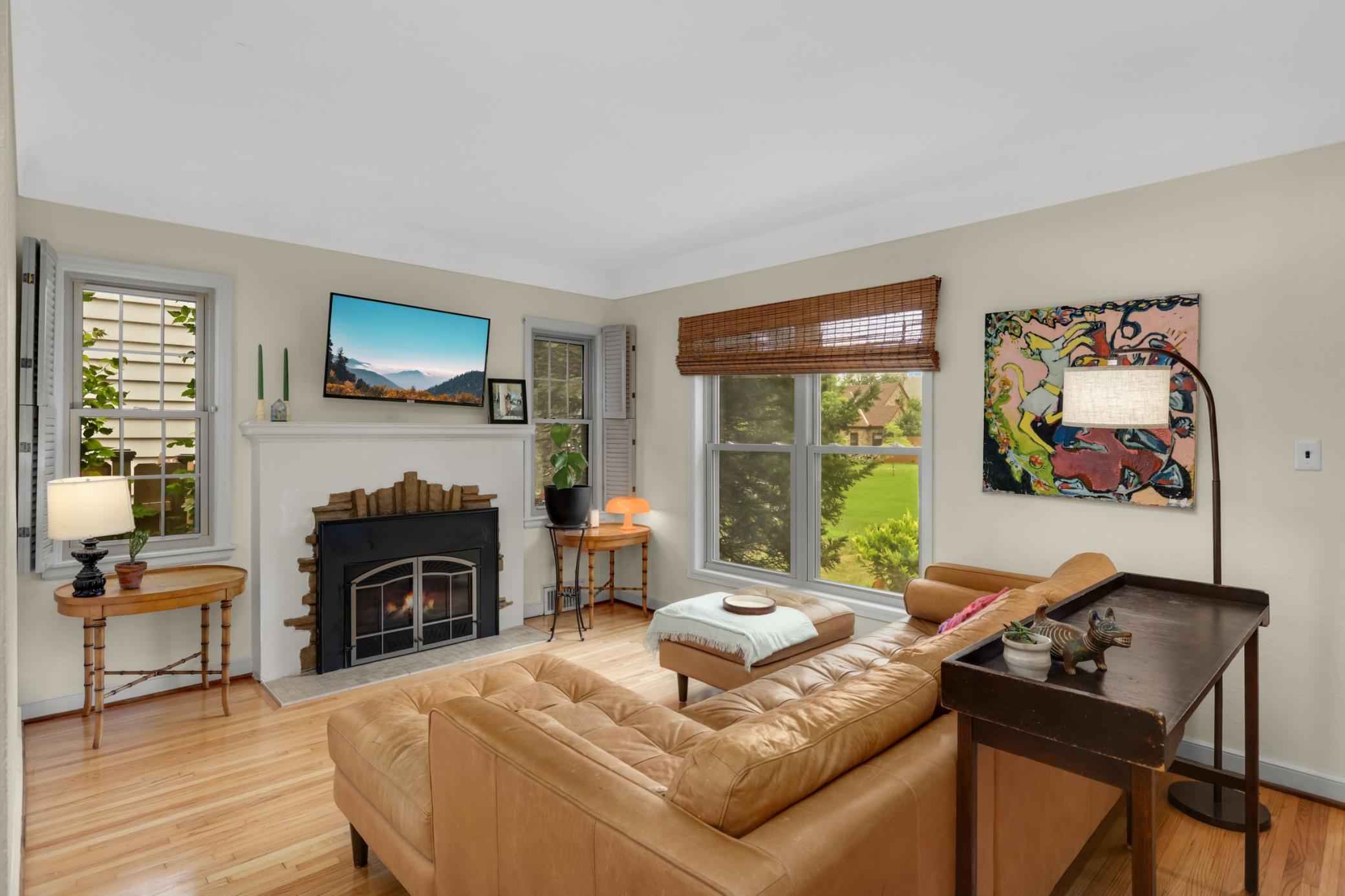 2135 Pinehurst Avenue Property Photo 8