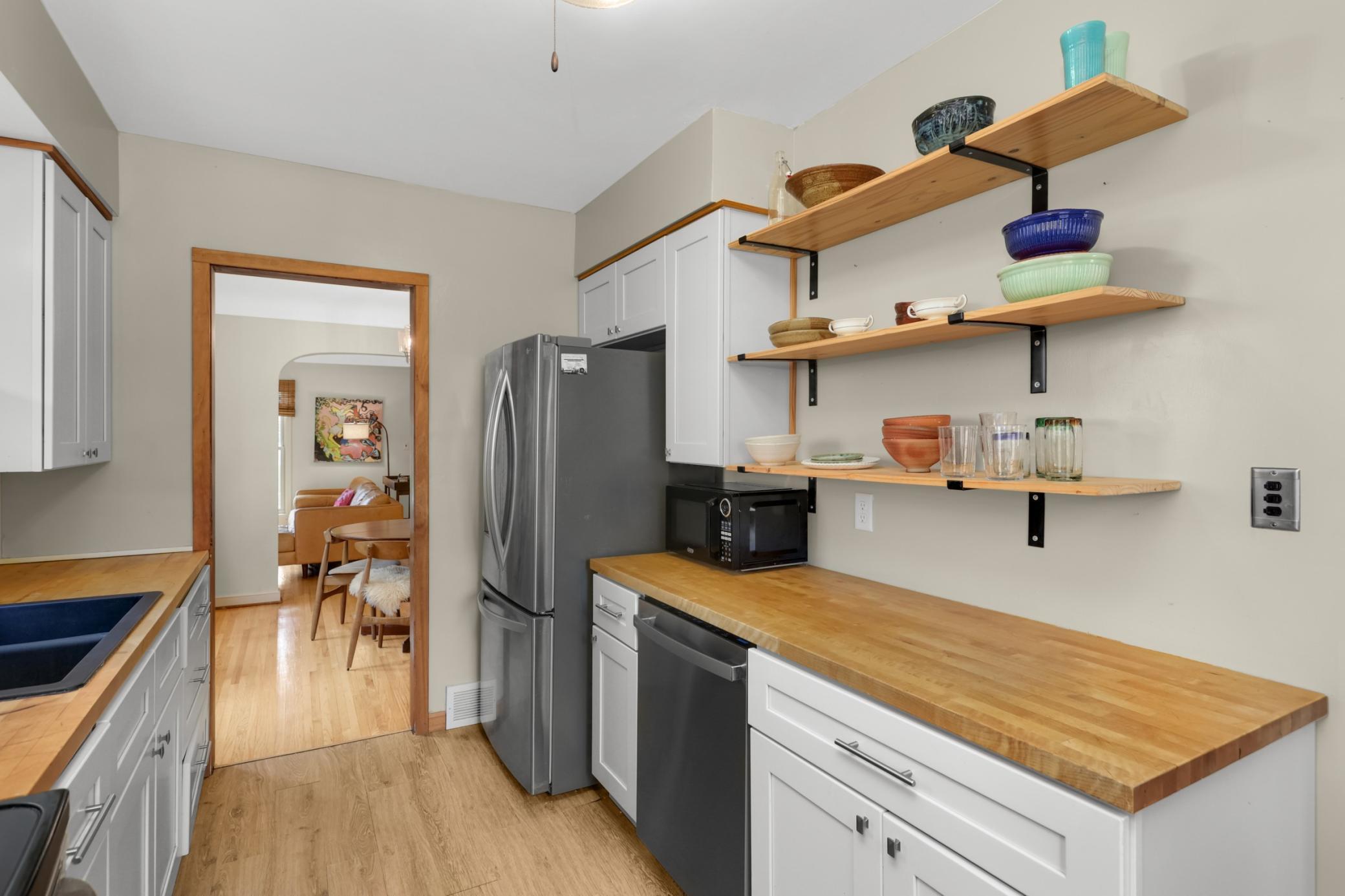 2135 Pinehurst Avenue Property Photo 13