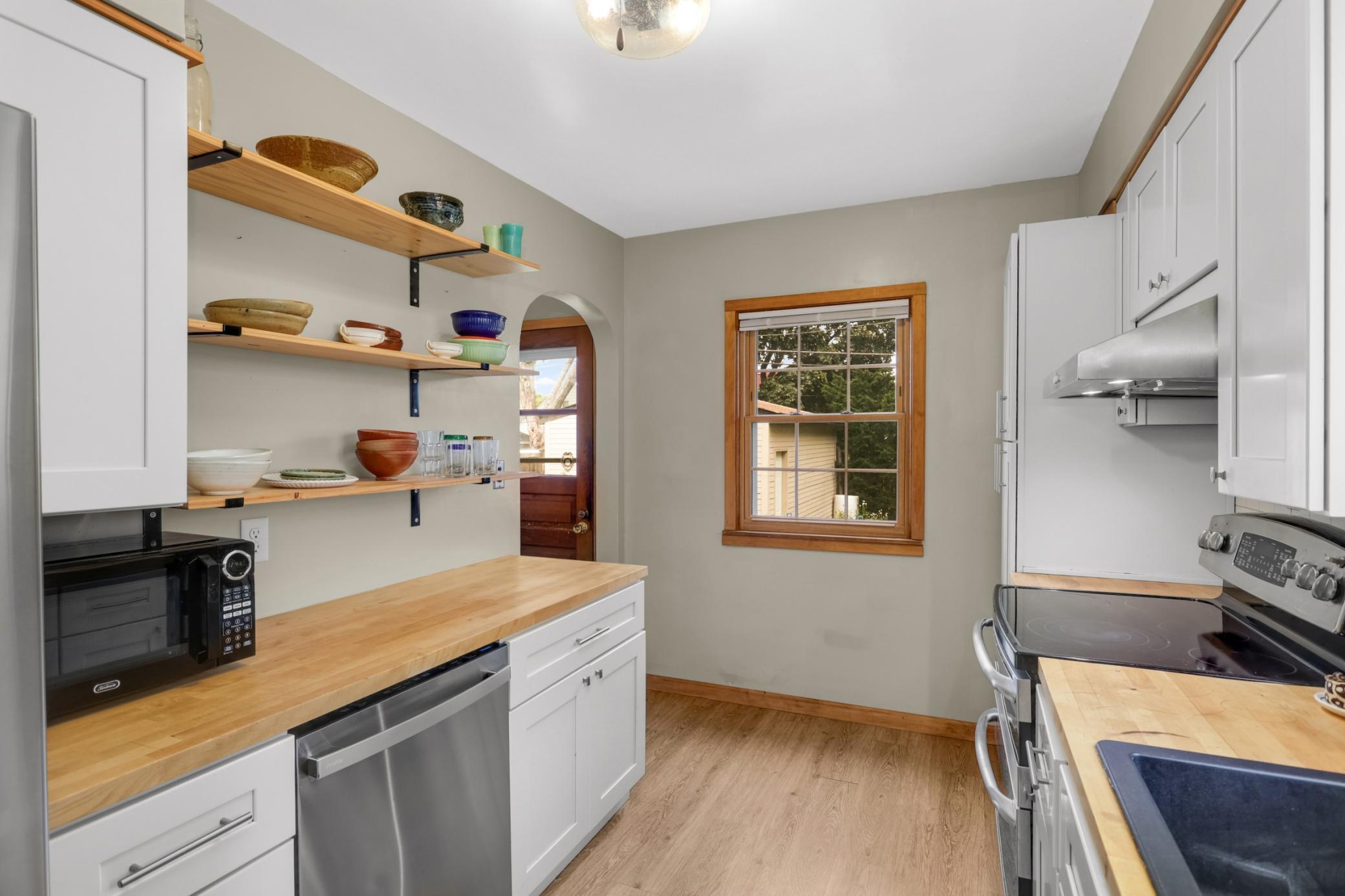 2135 Pinehurst Avenue Property Photo 15