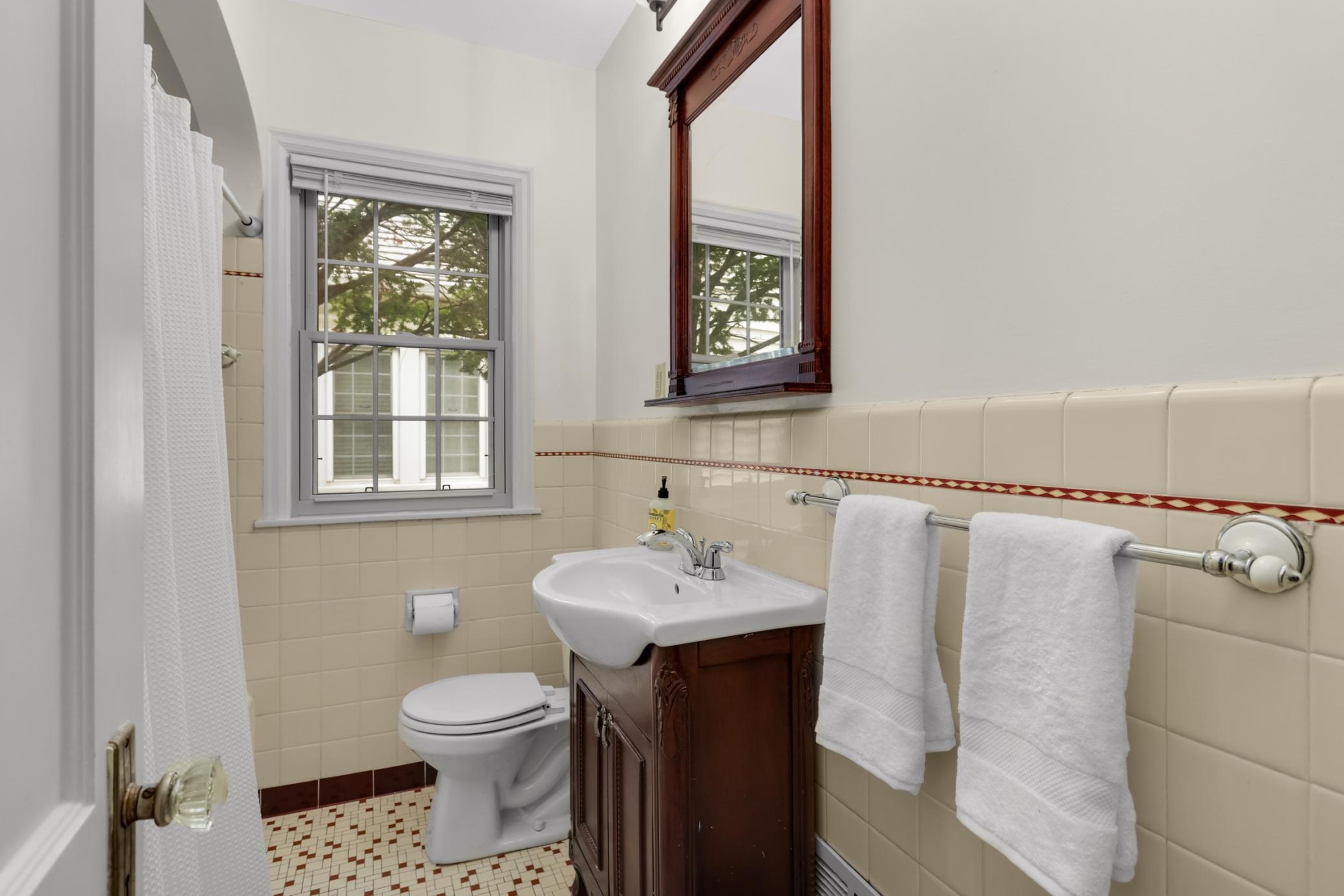 2135 Pinehurst Avenue Property Photo 18