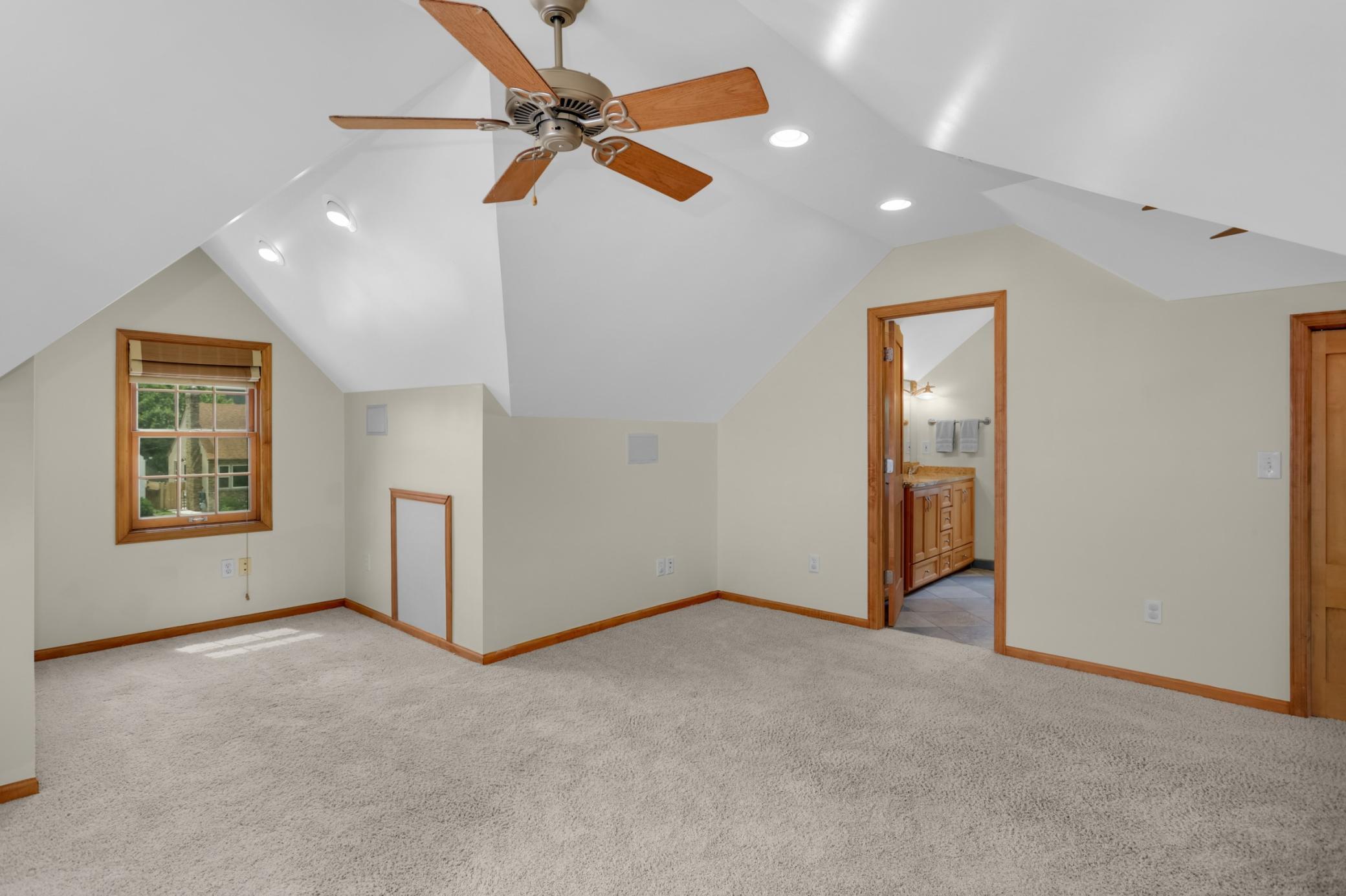 2135 Pinehurst Avenue Property Photo 21