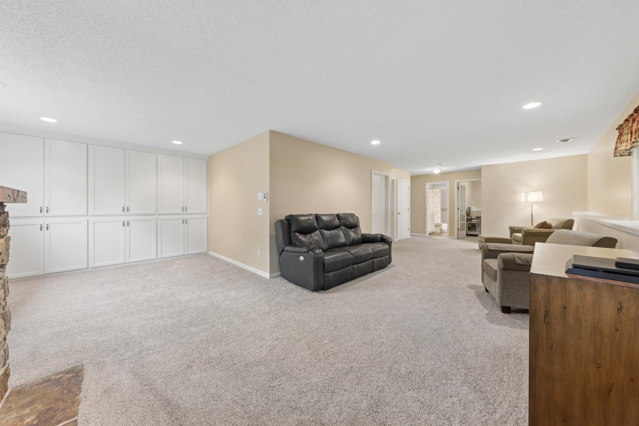 9039 Vickors Crossing Property Photo 23