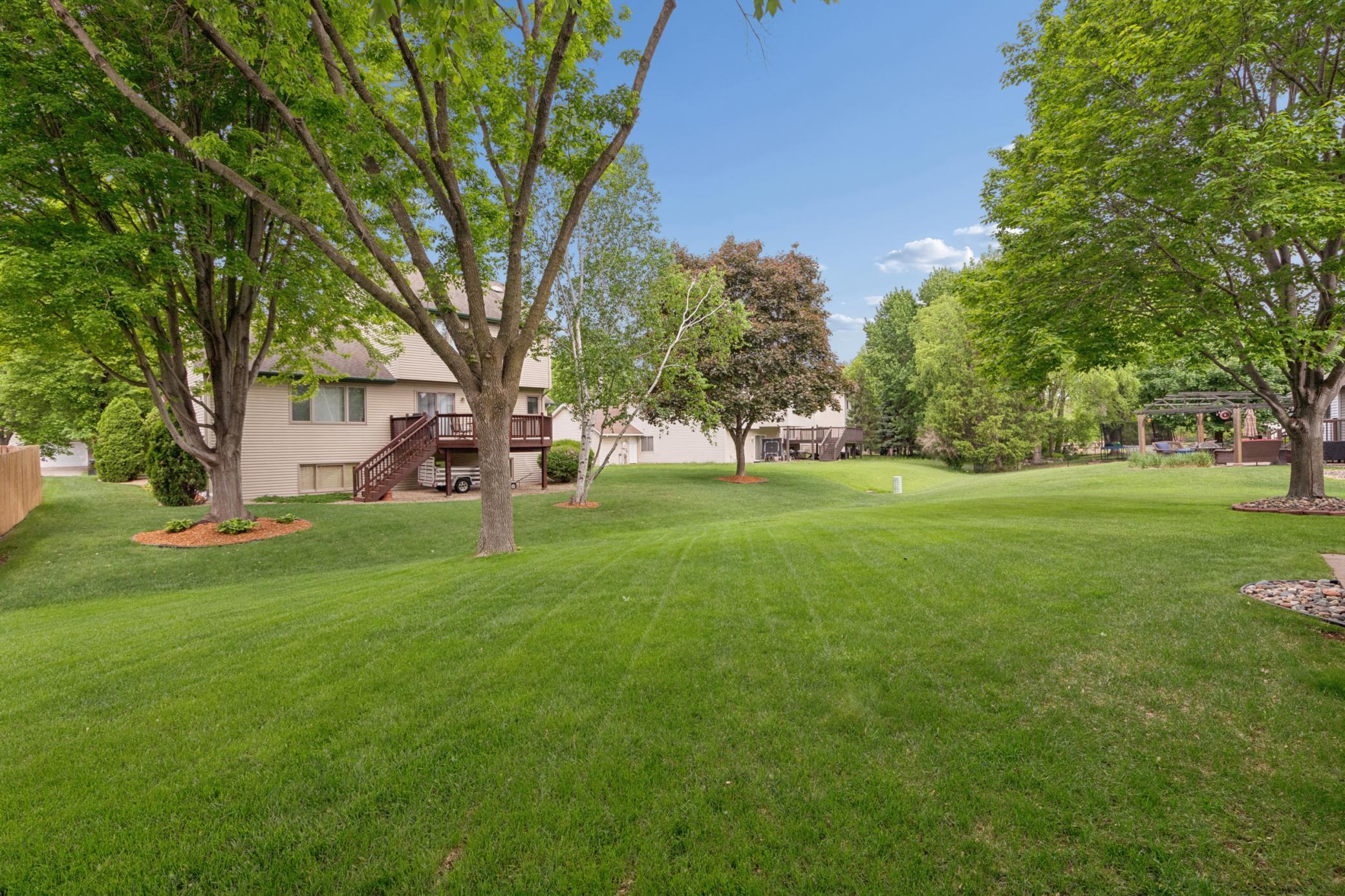 9039 Vickors Crossing Property Photo 32