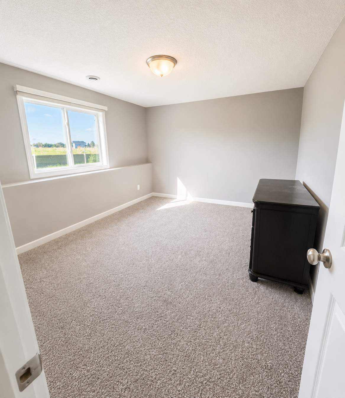 2615 Ivan Avenue Ne Property Photo 17
