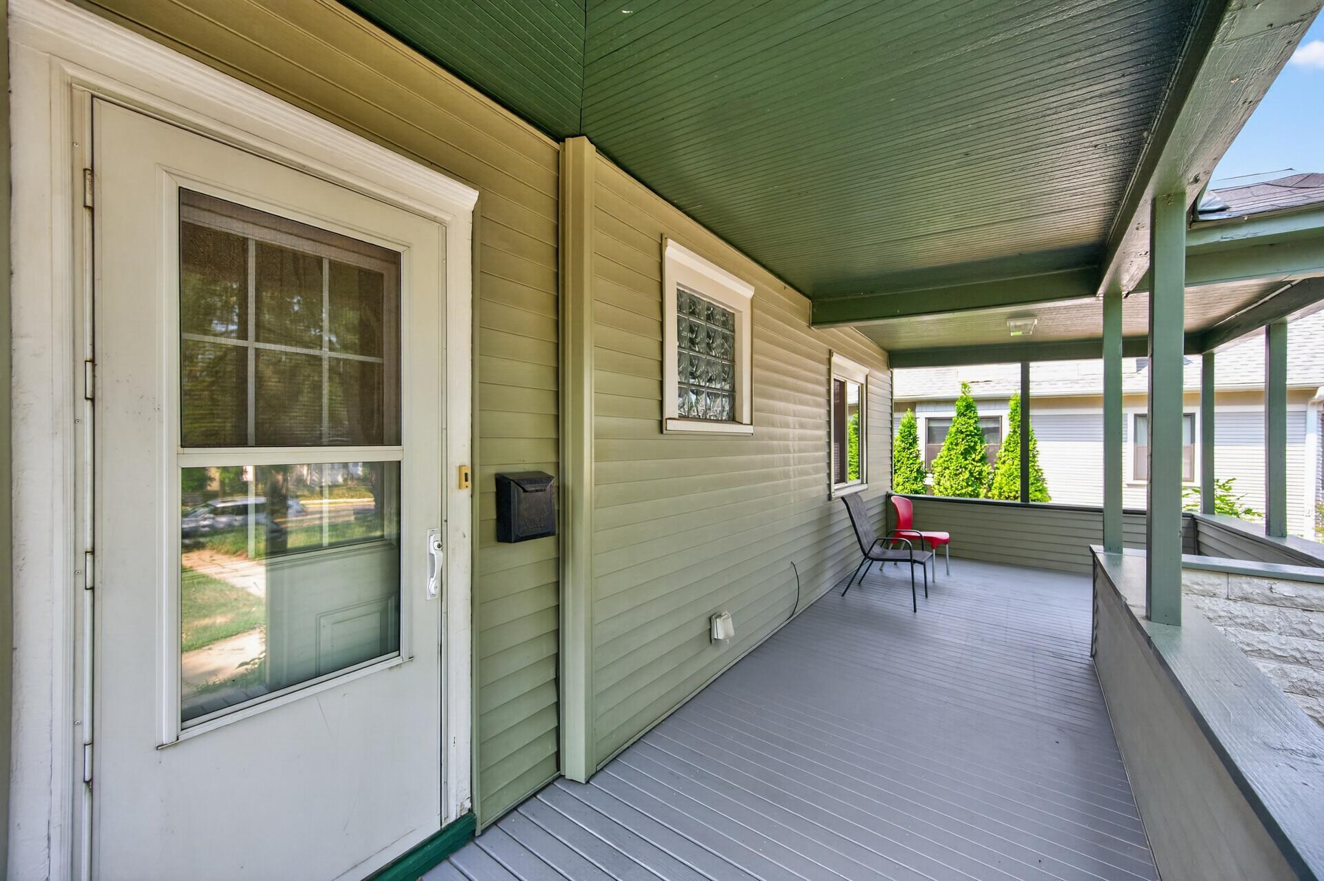 663 Smith Avenue S Property Photo 7