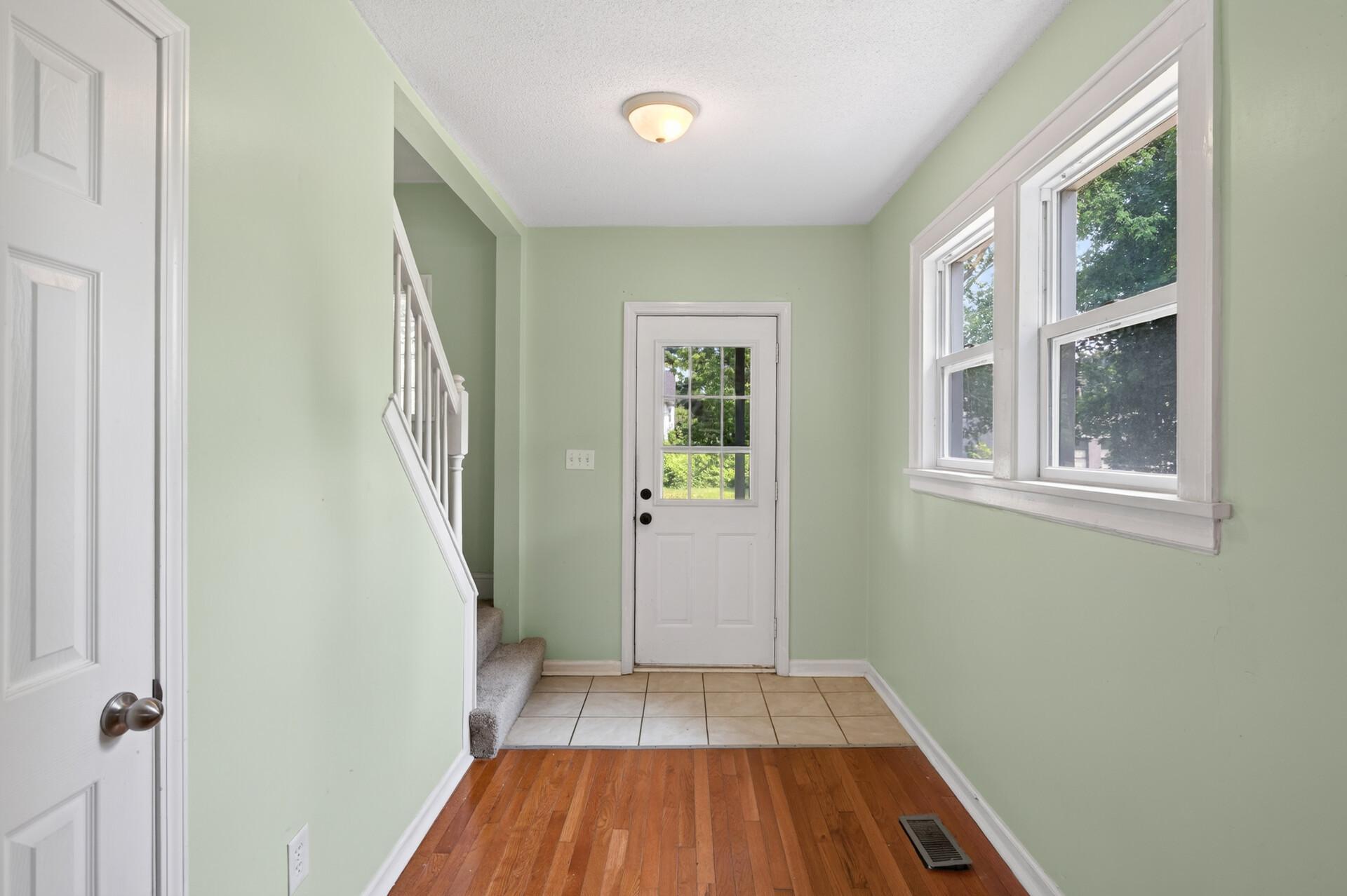 663 Smith Avenue S Property Photo 9