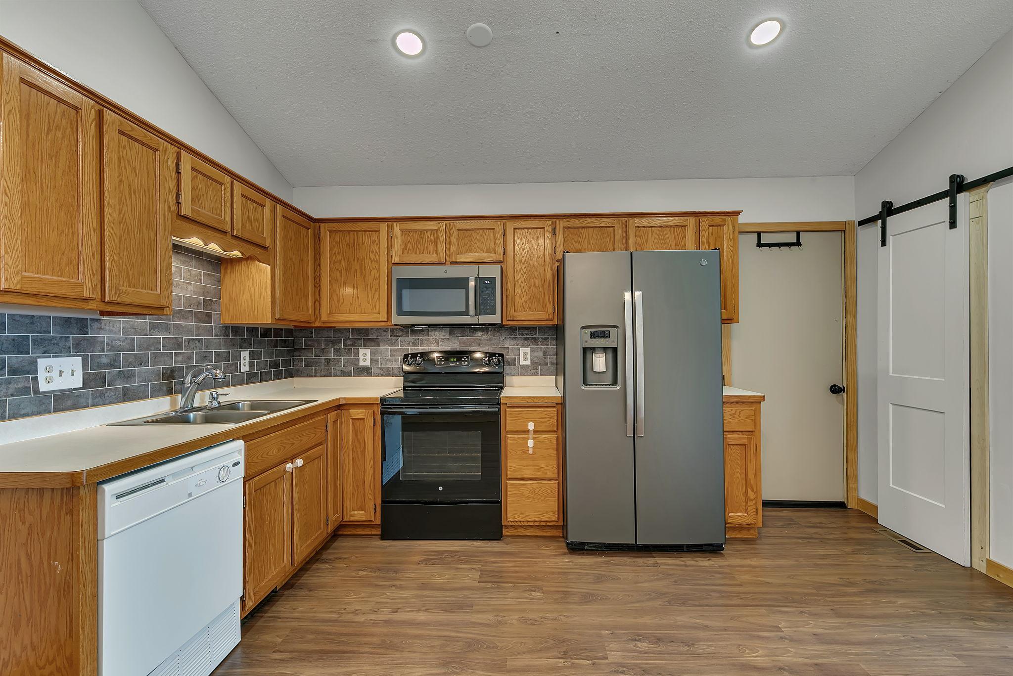 6089 Mill Run Road Property Photo 3