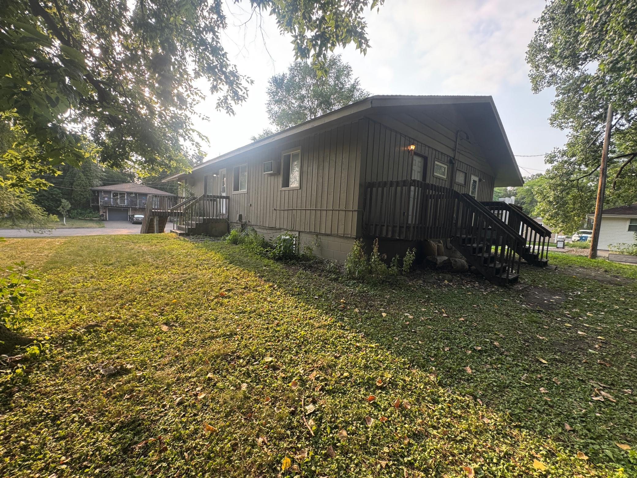 305 Jackson Avenue N Property Photo 3