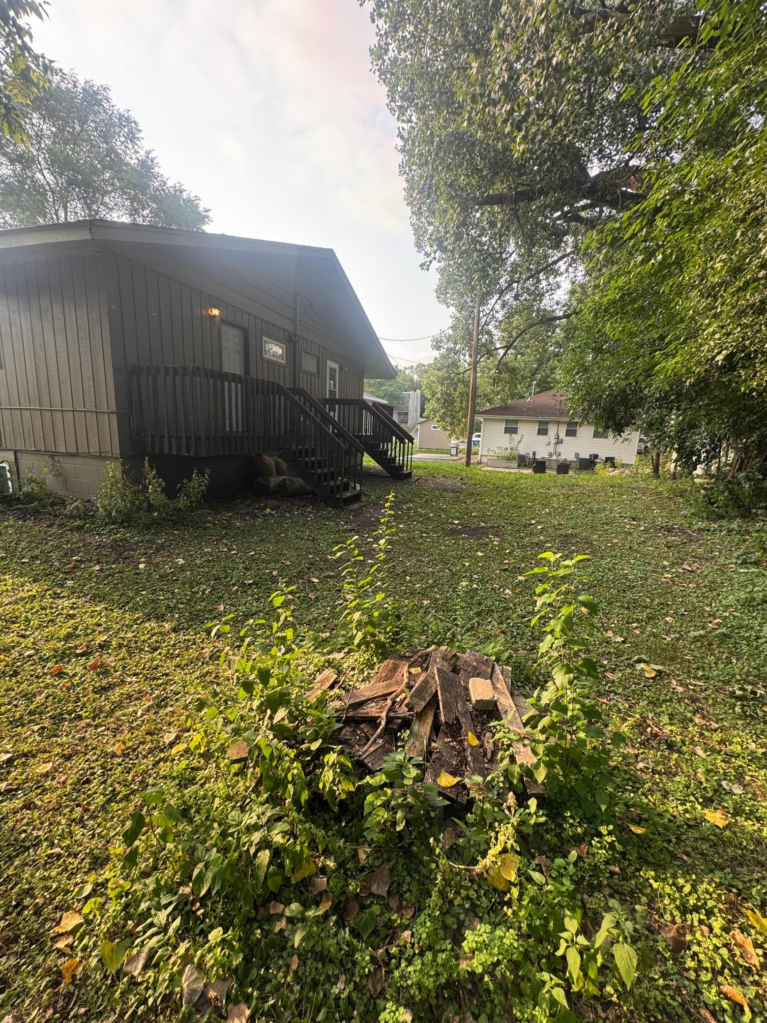 305 Jackson Avenue N Property Photo 4