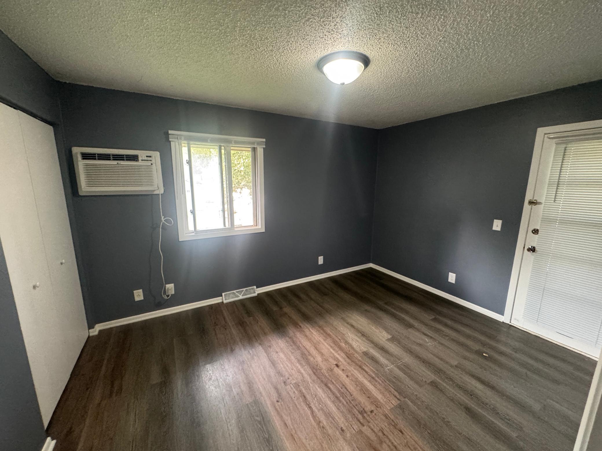 305 Jackson Avenue N Property Photo 7