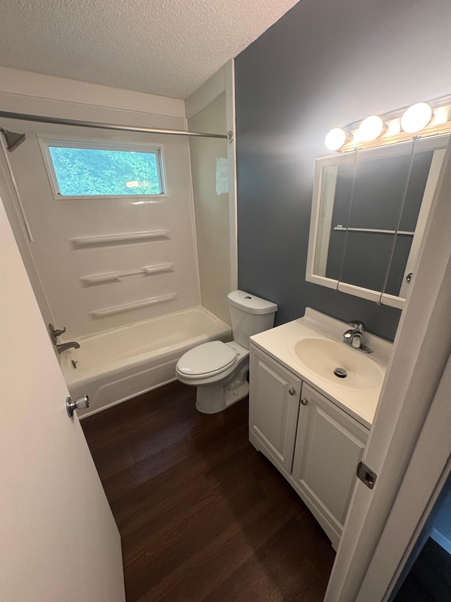 305 Jackson Avenue N Property Photo 8
