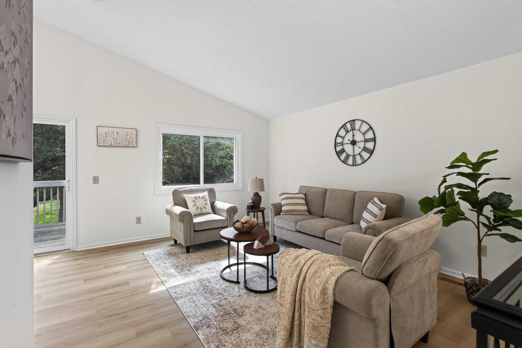 11219 Xavier Road Property Photo 3