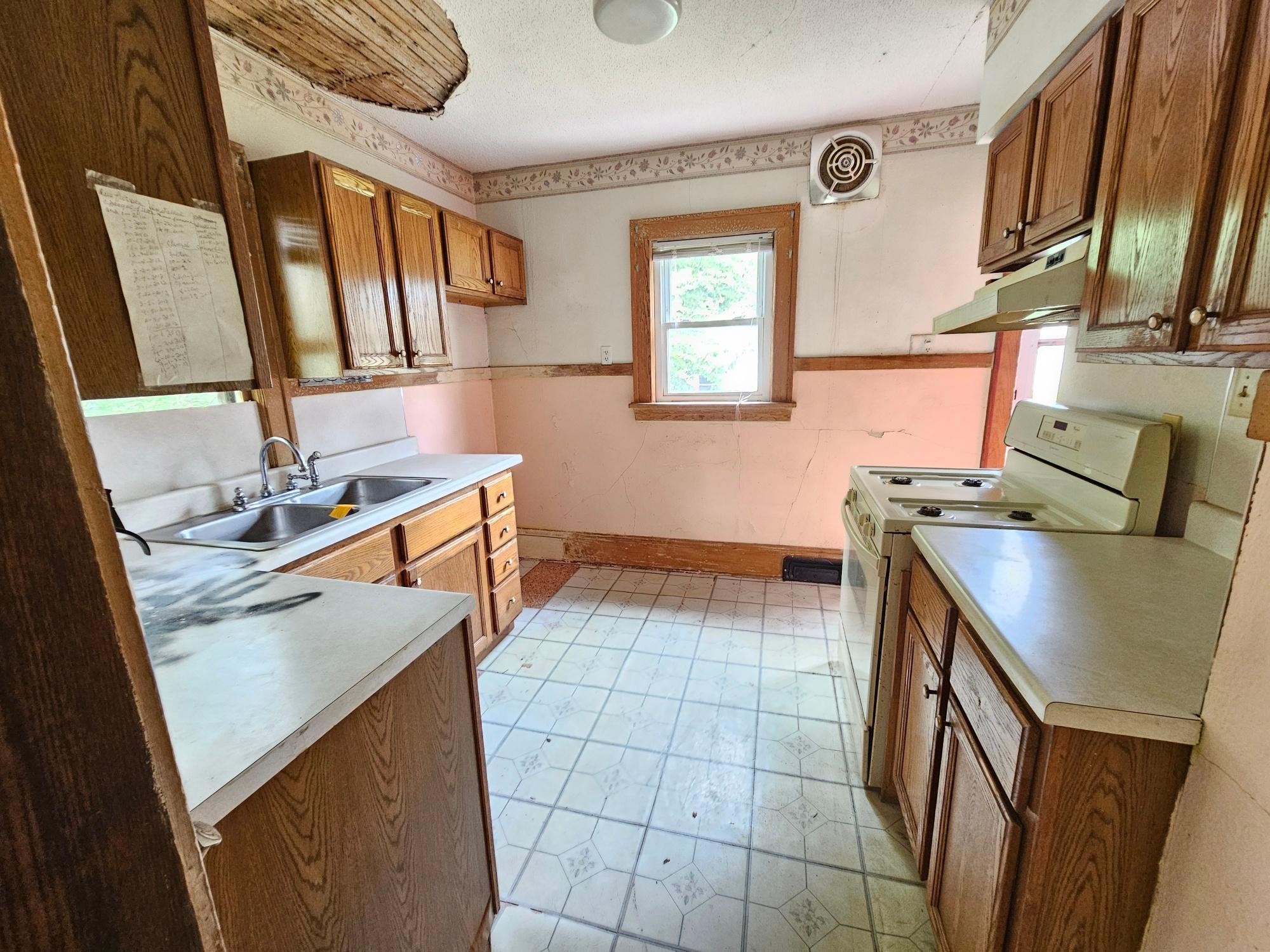 3904 Clinton Avenue Property Photo 4
