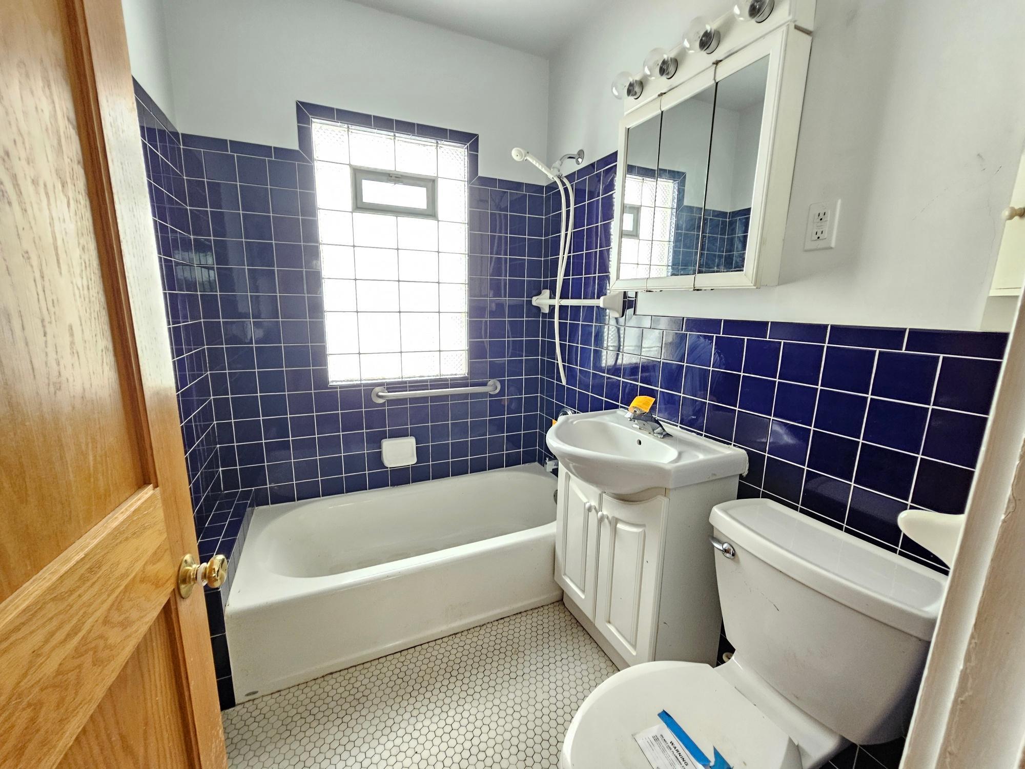 3904 Clinton Avenue Property Photo 6