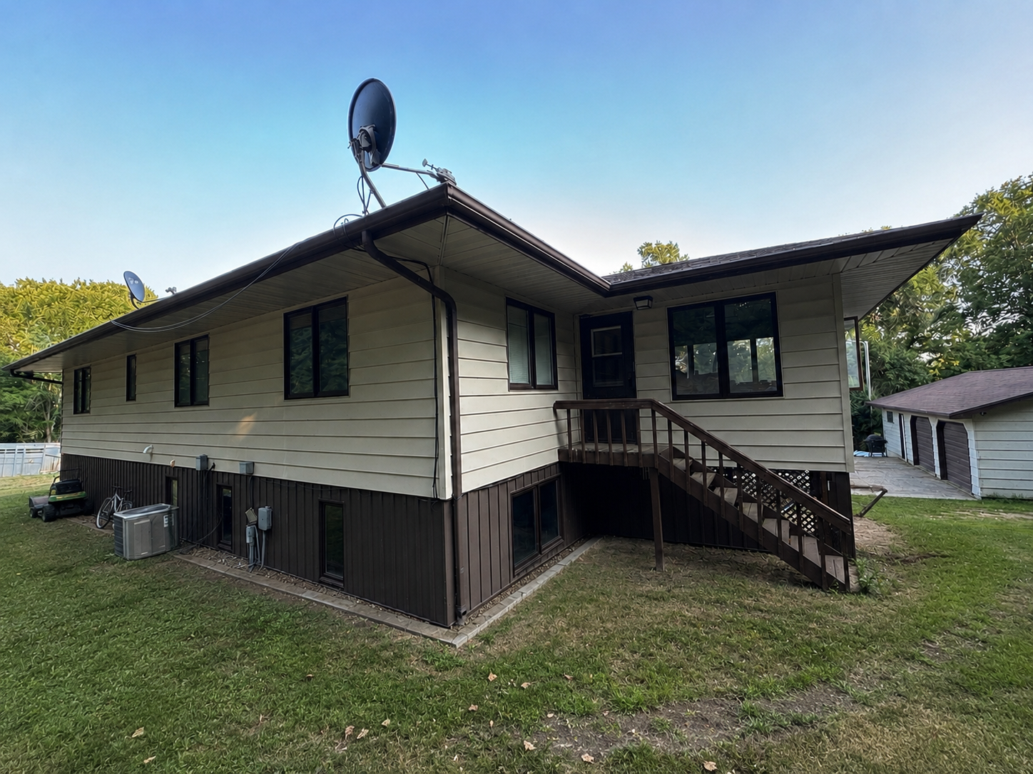 61689 Leaf River Road Property Photo 3