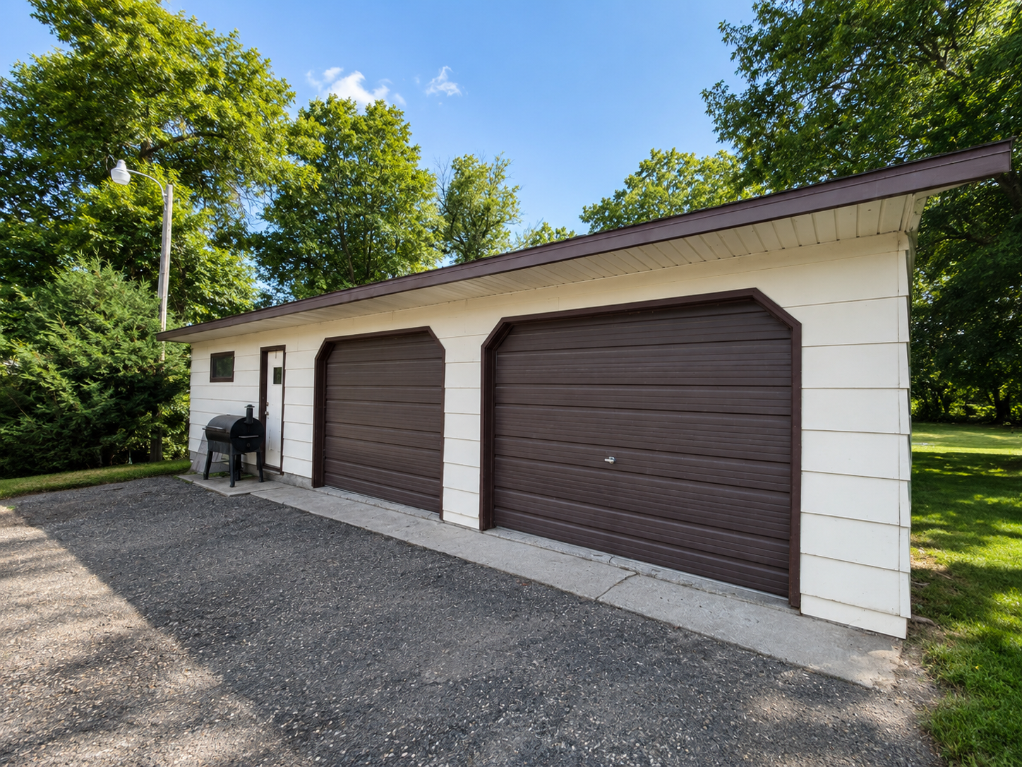 61689 Leaf River Road Property Photo 5