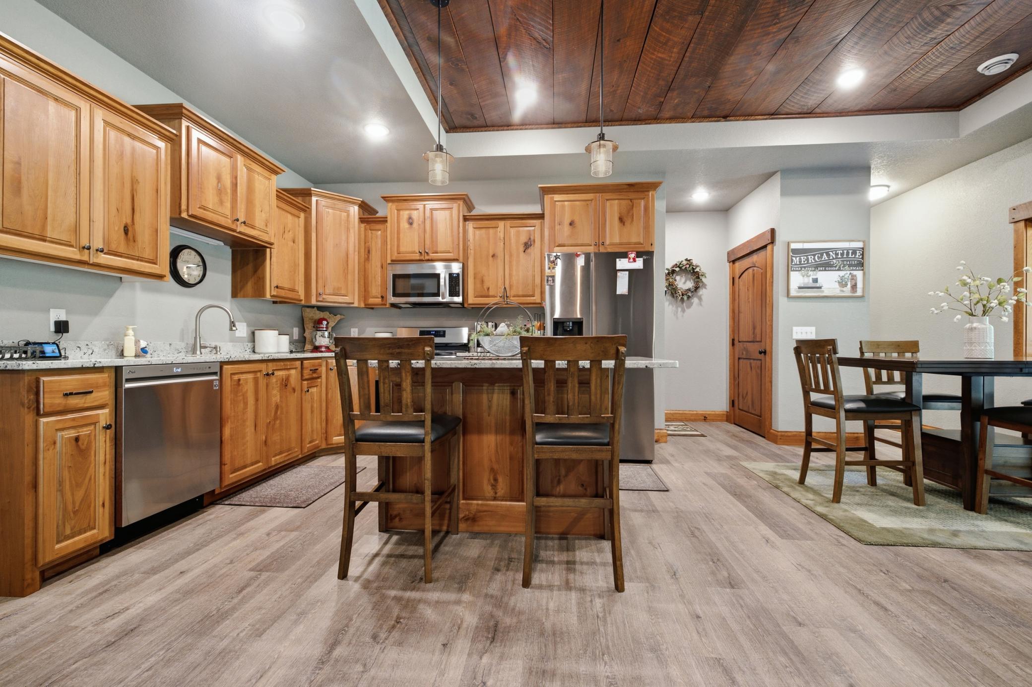 8356 Flower Trail Property Photo 7