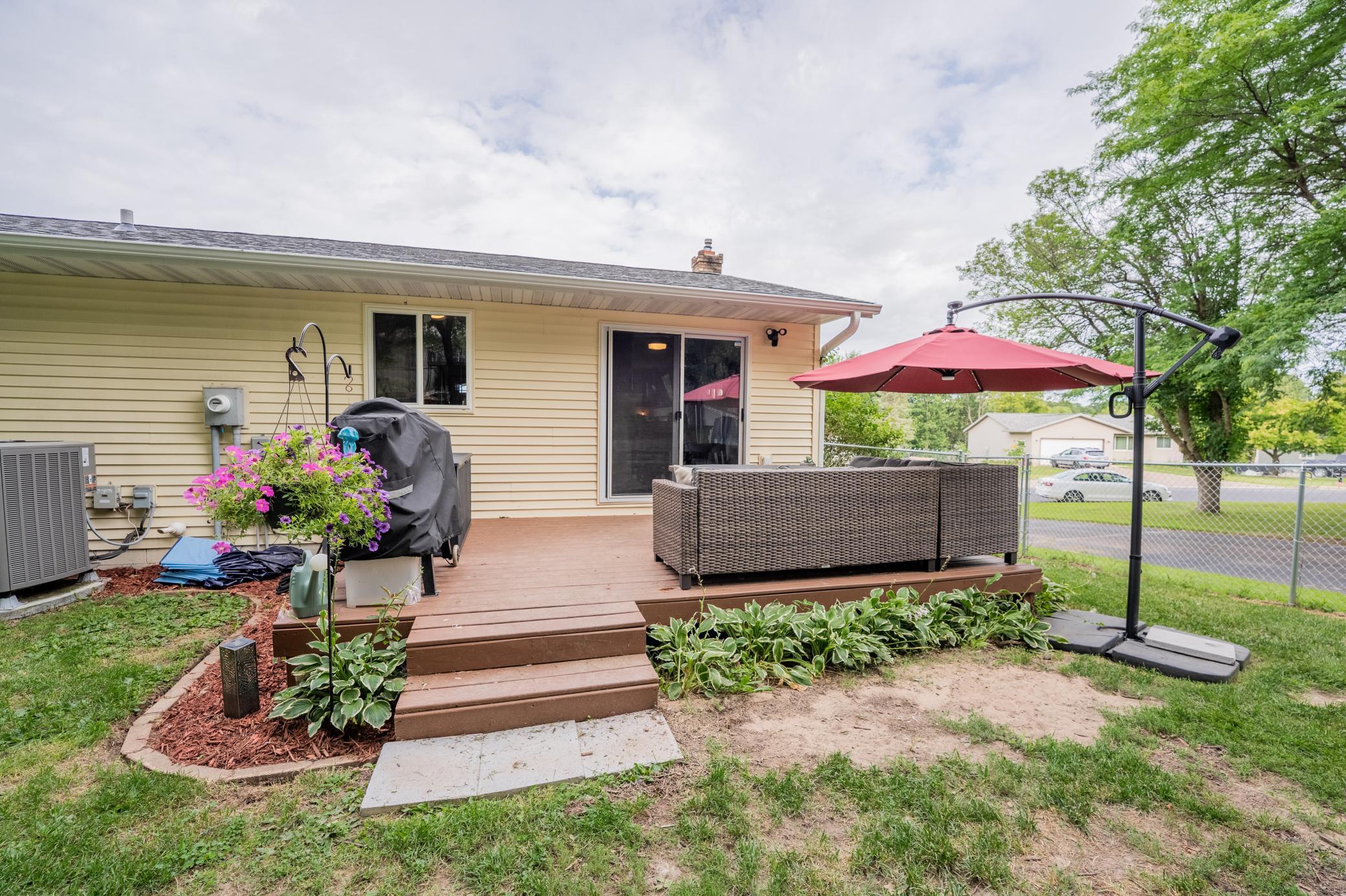 1127 5th Street E Property Photo 3