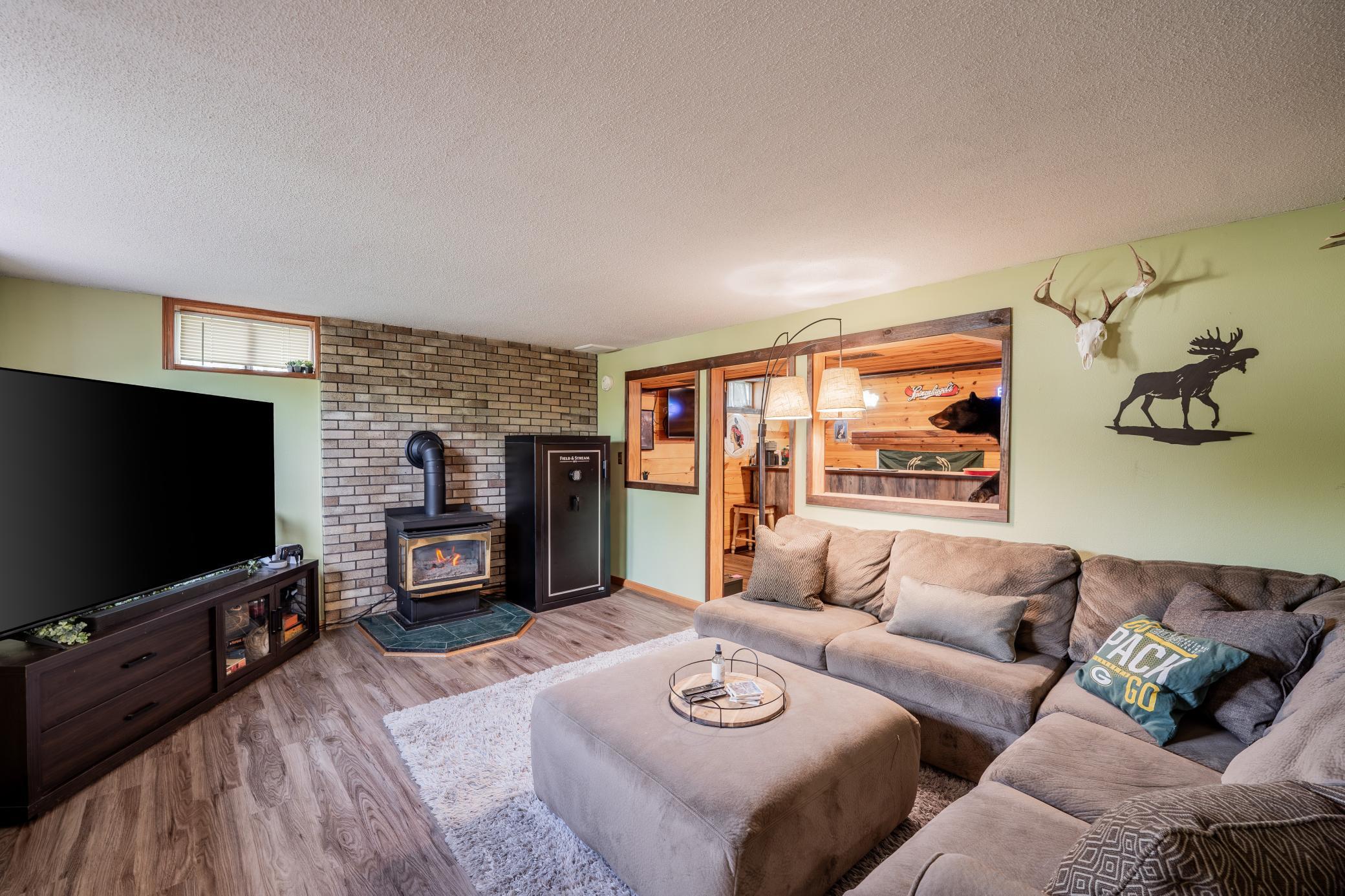 1127 5th Street E Property Photo 27