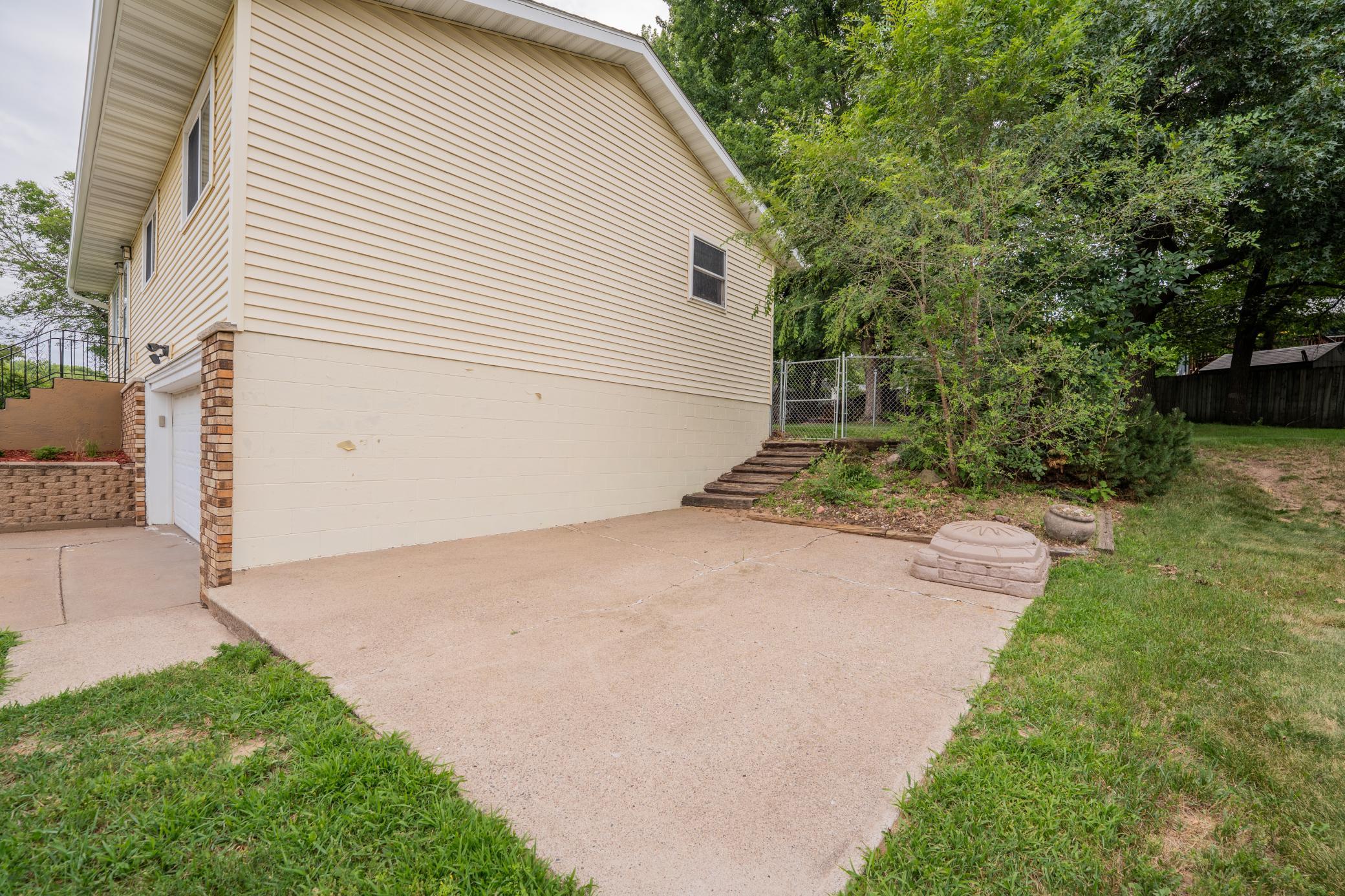 1127 5th Street E Property Photo 35