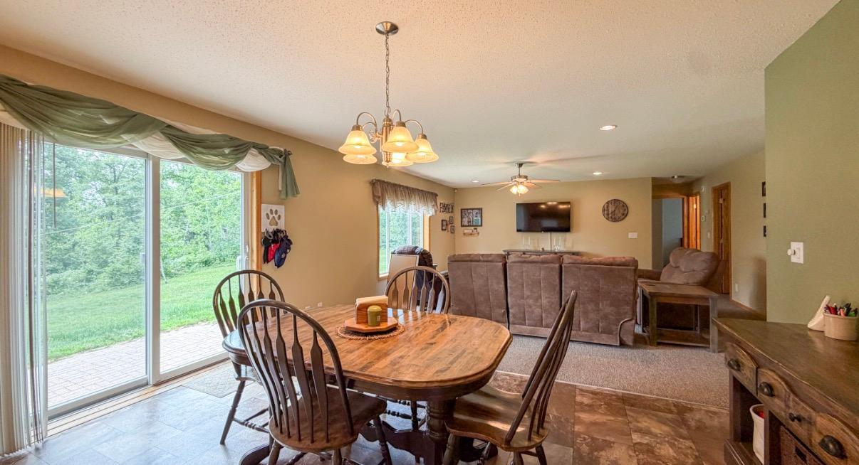 5252 Elmwood Court Ne Property Photo 8