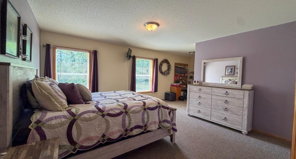 5252 Elmwood Court Ne Property Photo 10