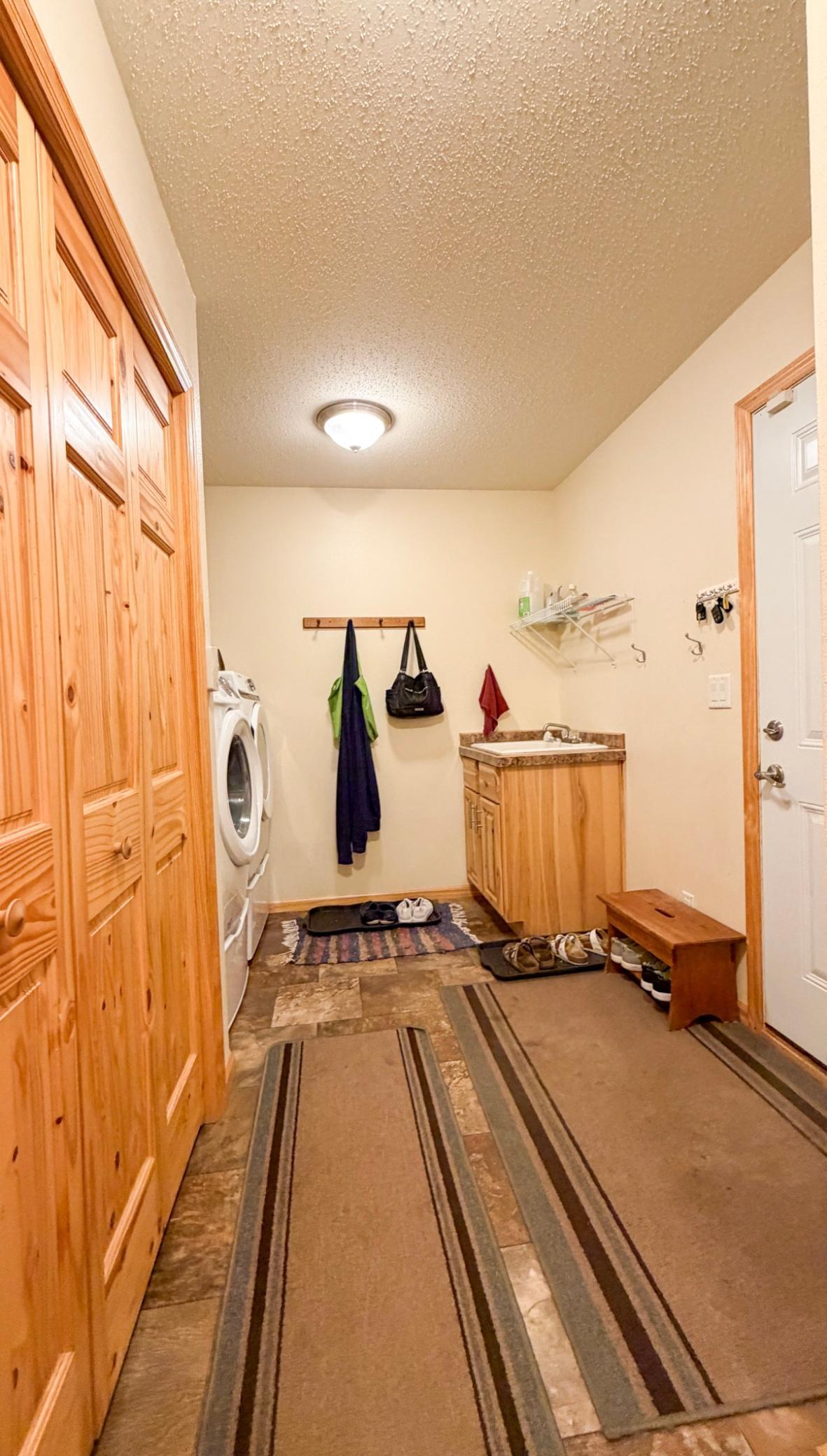 5252 Elmwood Court Ne Property Photo 18