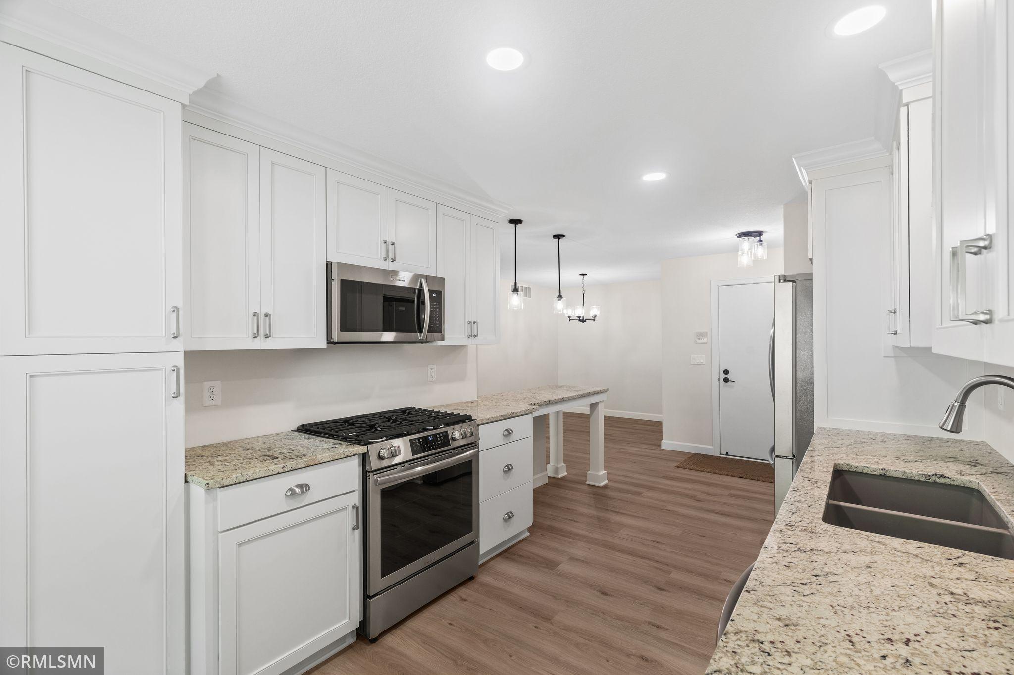 5237 Balmoral Lane Property Photo 1