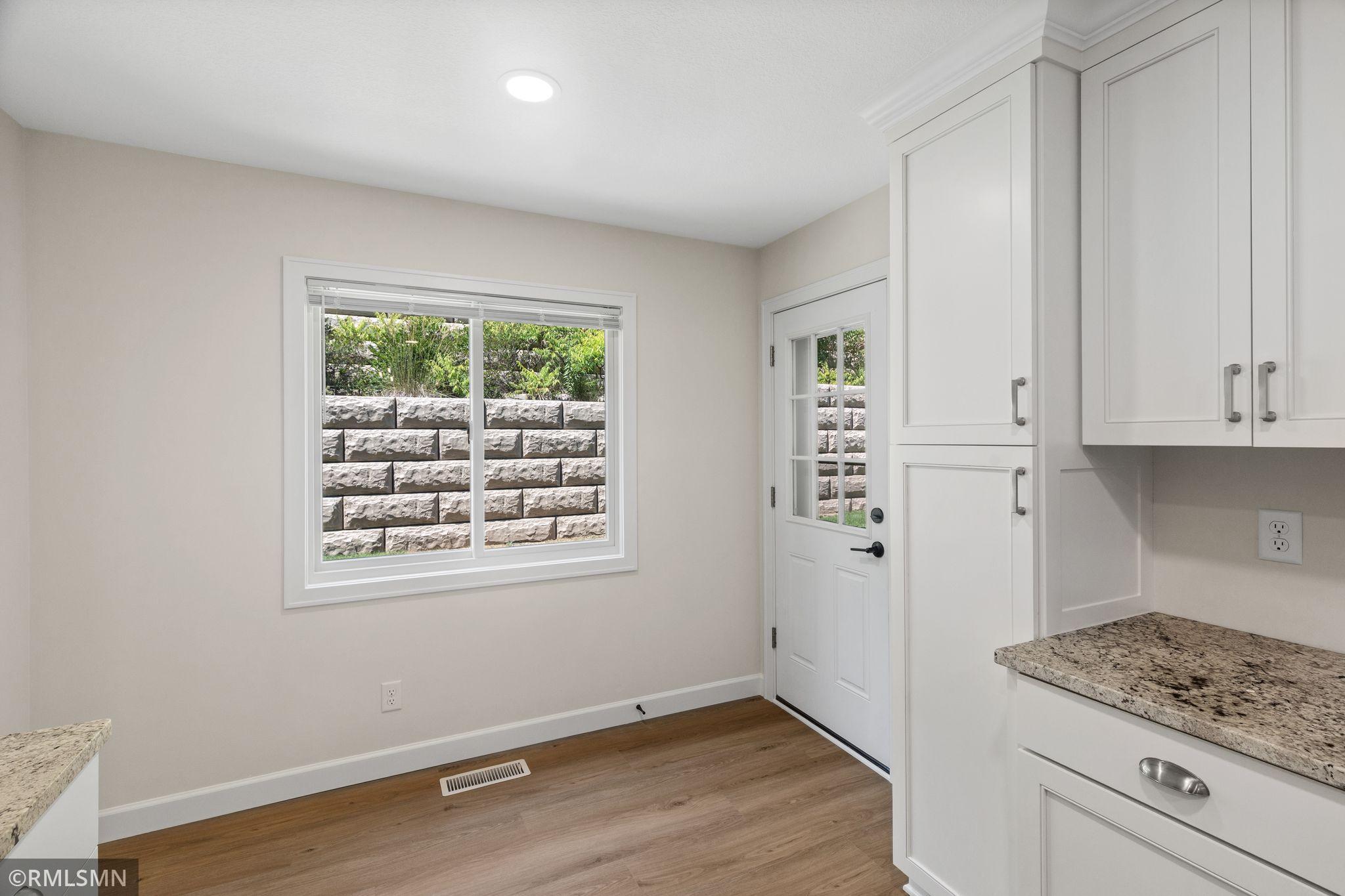 5237 Balmoral Lane Property Photo 6