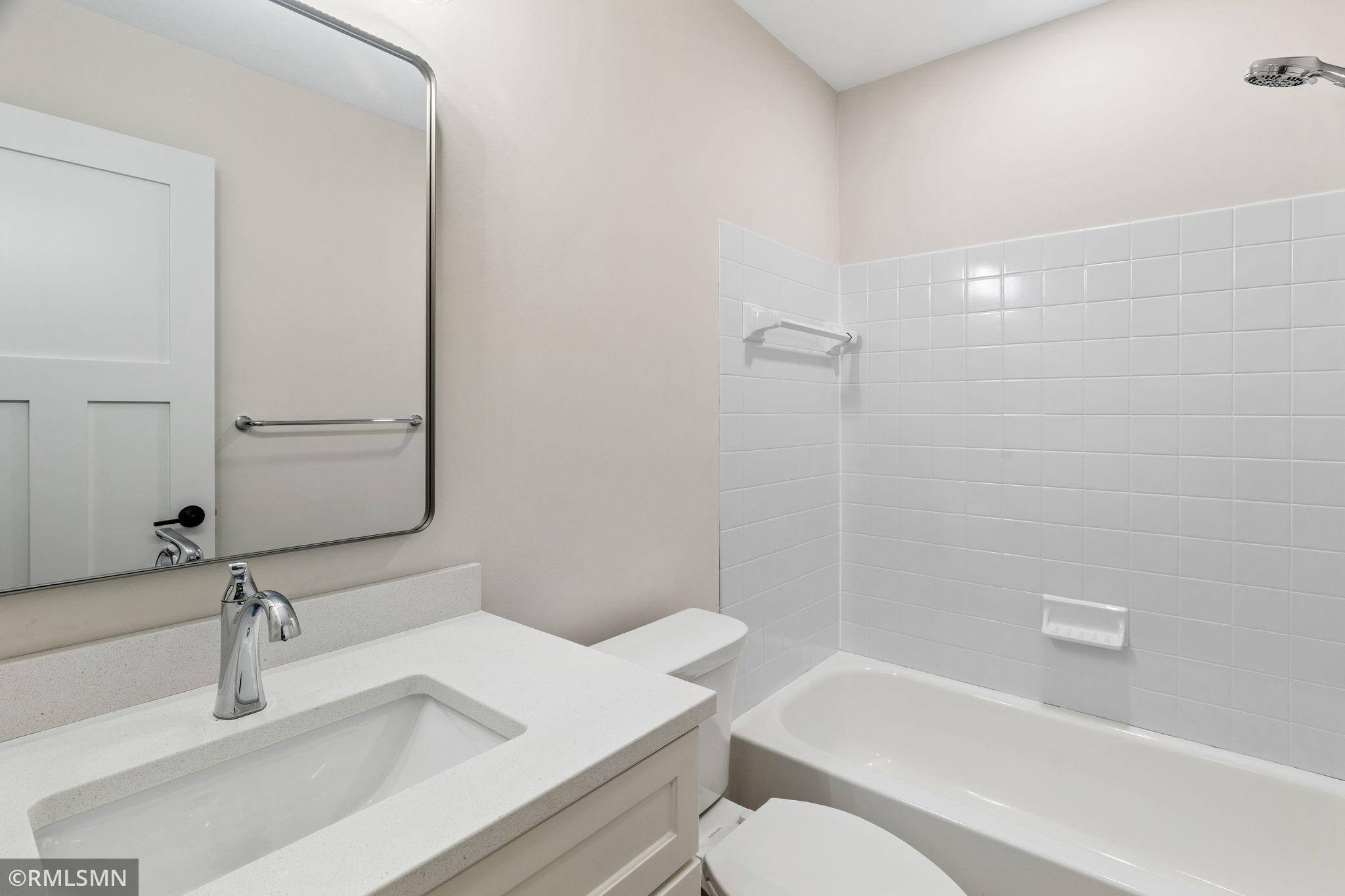5237 Balmoral Lane Property Photo 14