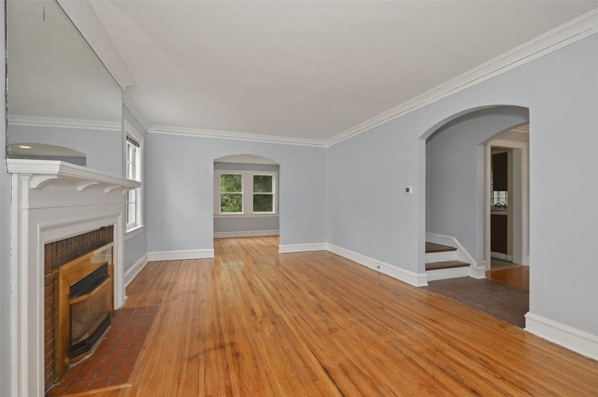 611 Lincoln Parkway Property Photo 4