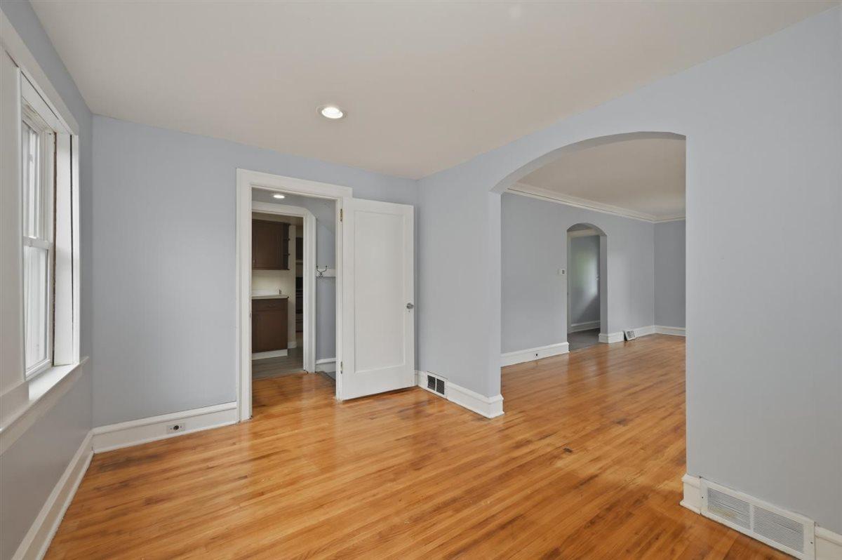 611 Lincoln Parkway Property Photo 7
