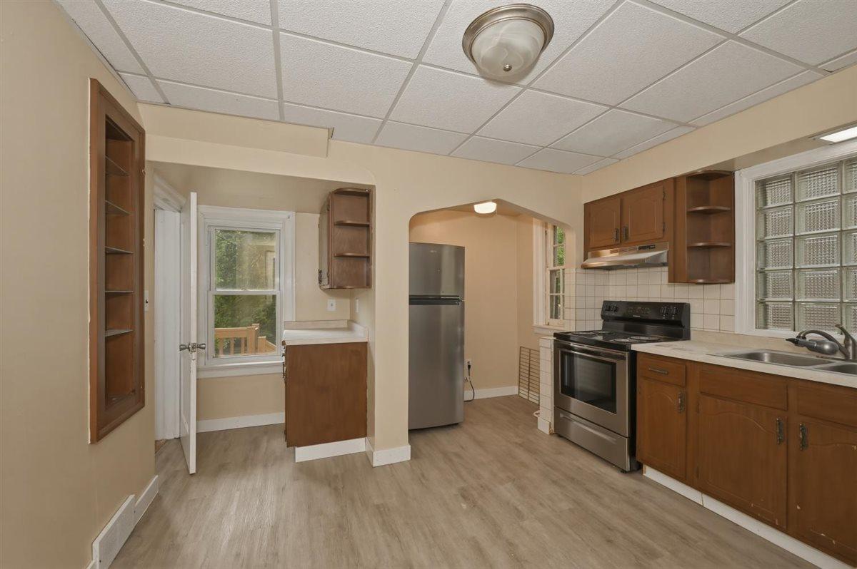 611 Lincoln Parkway Property Photo 9