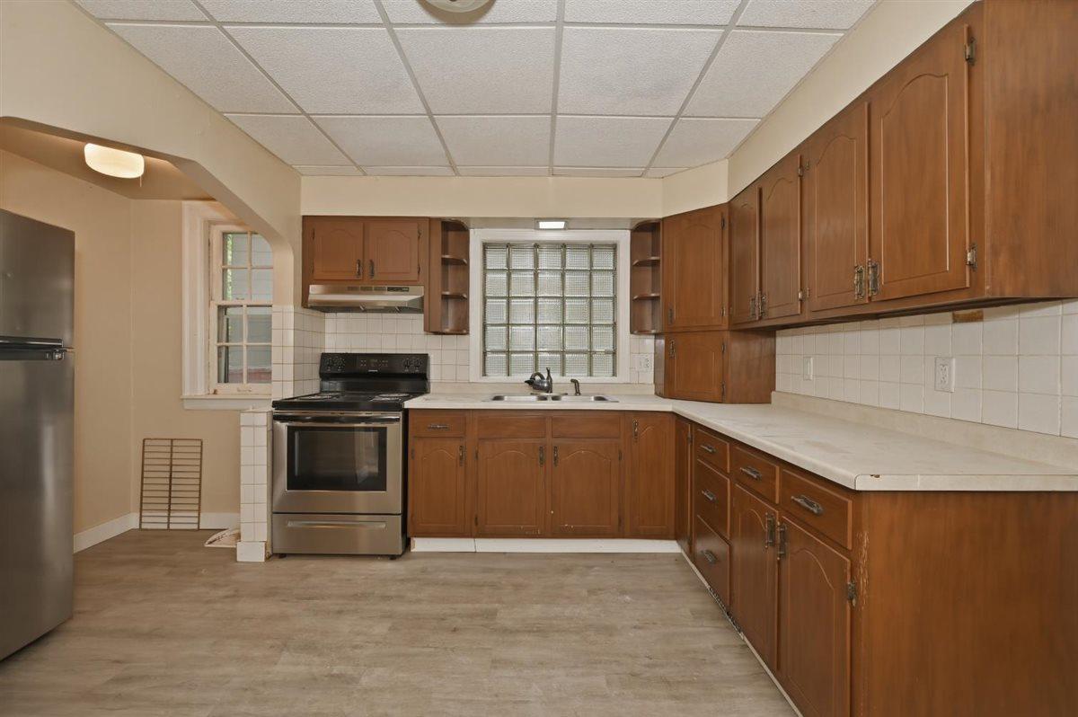 611 Lincoln Parkway Property Photo 10