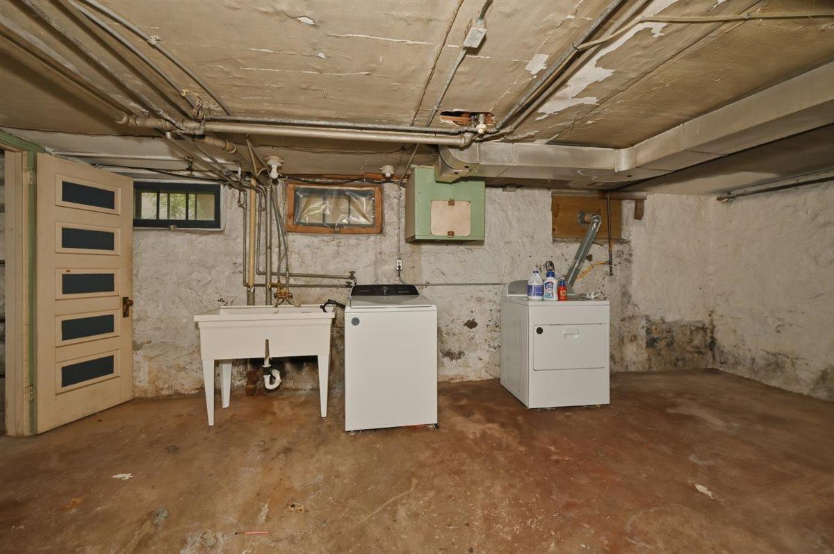 611 Lincoln Parkway Property Photo 24